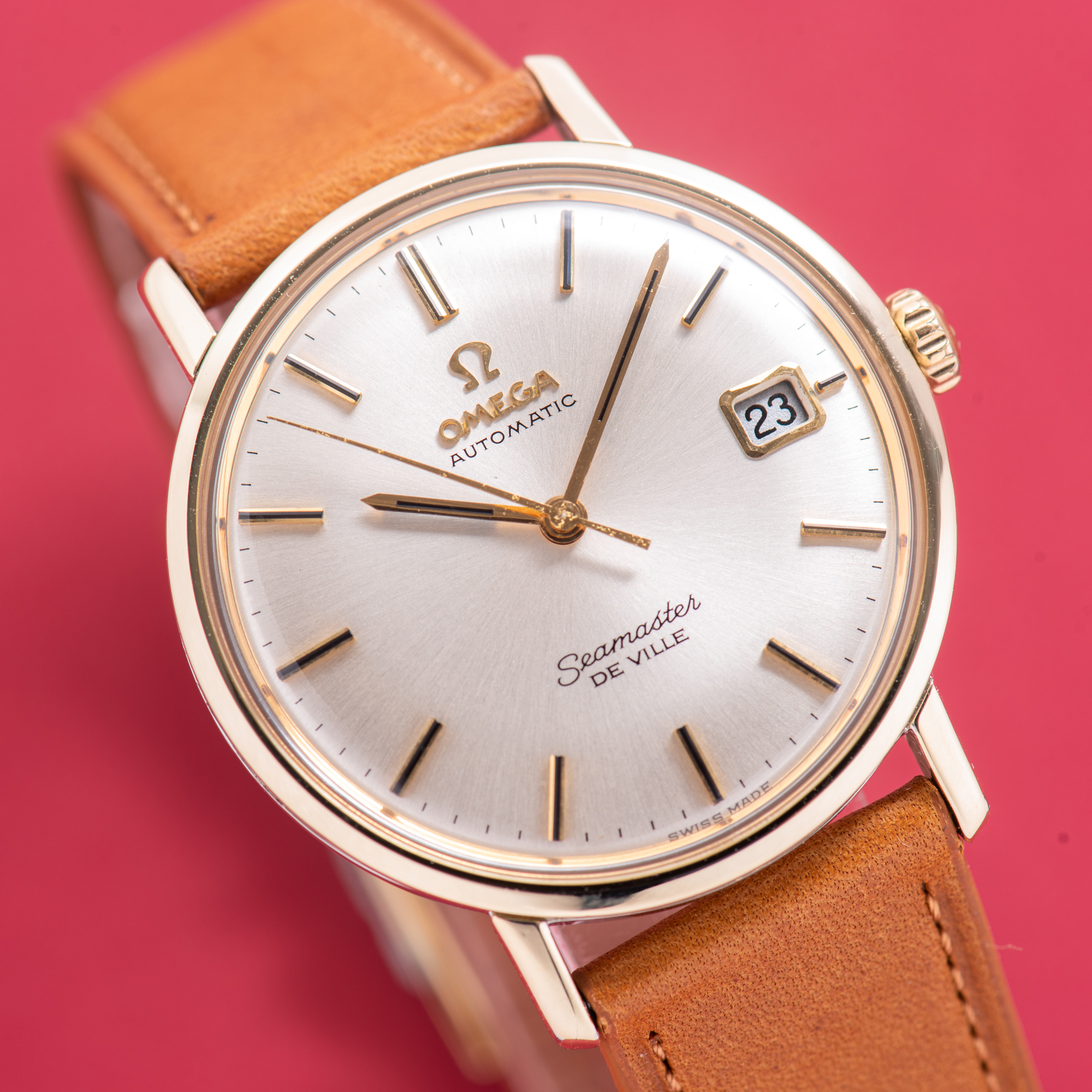 Vue de Omega Seamaster De Ville Date Automatic Gold/Steel Réf 166.020