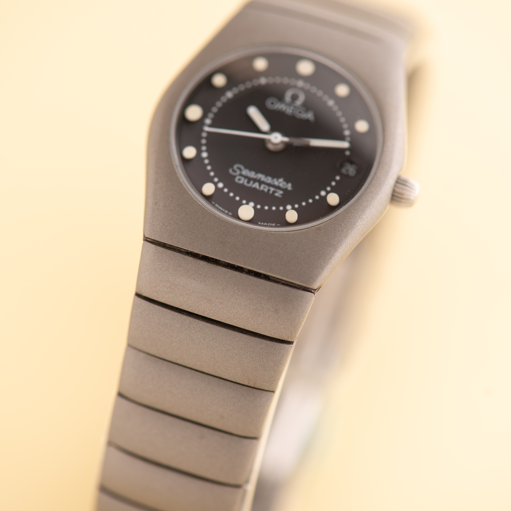 View of Omega ‘Recife’ Seamaster Oxidized Steel 1984 Cal 1426 Réf. 596.0061 / 796.0856