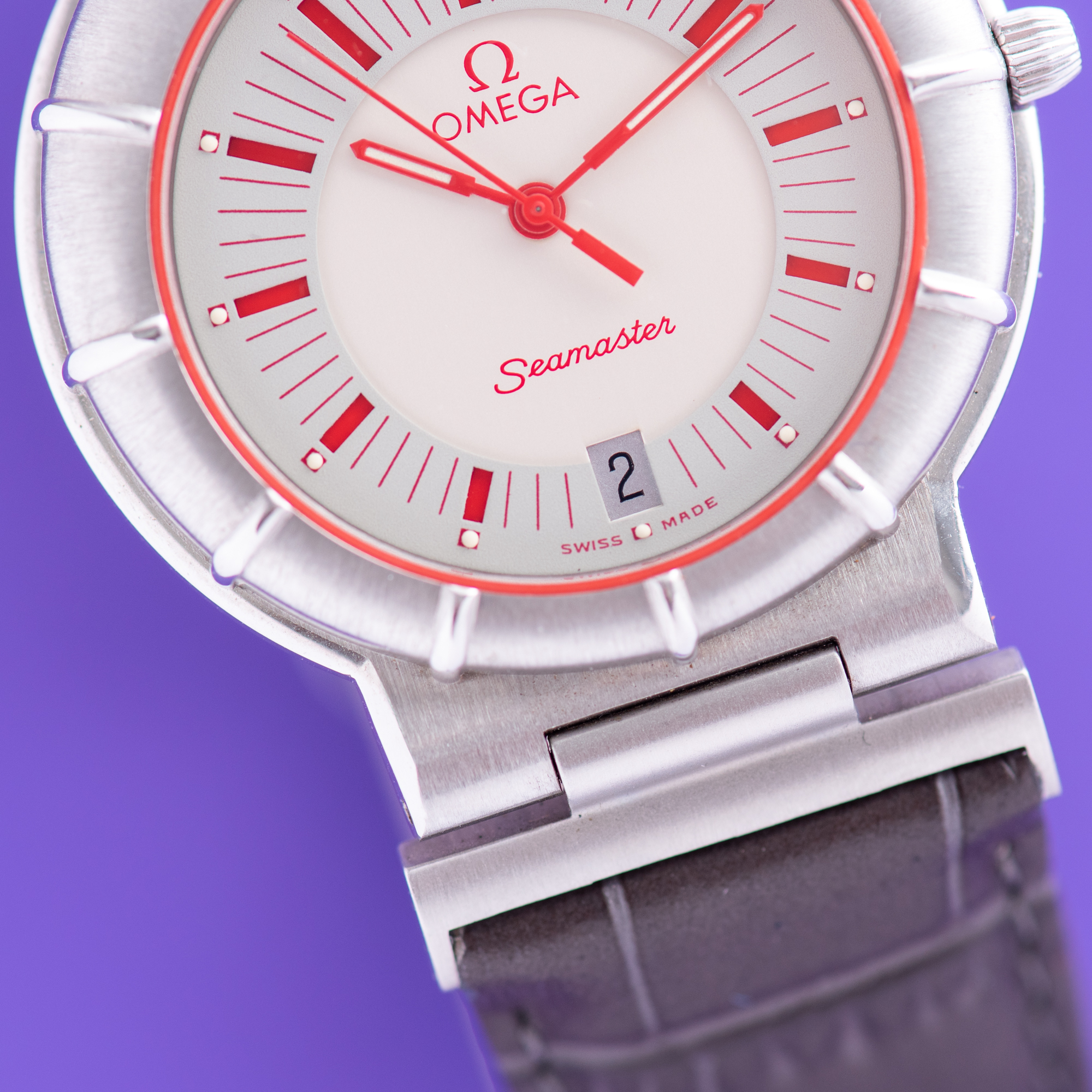 Vue de Omega Seamaster Dynamic II "Spider Case" Red NOS