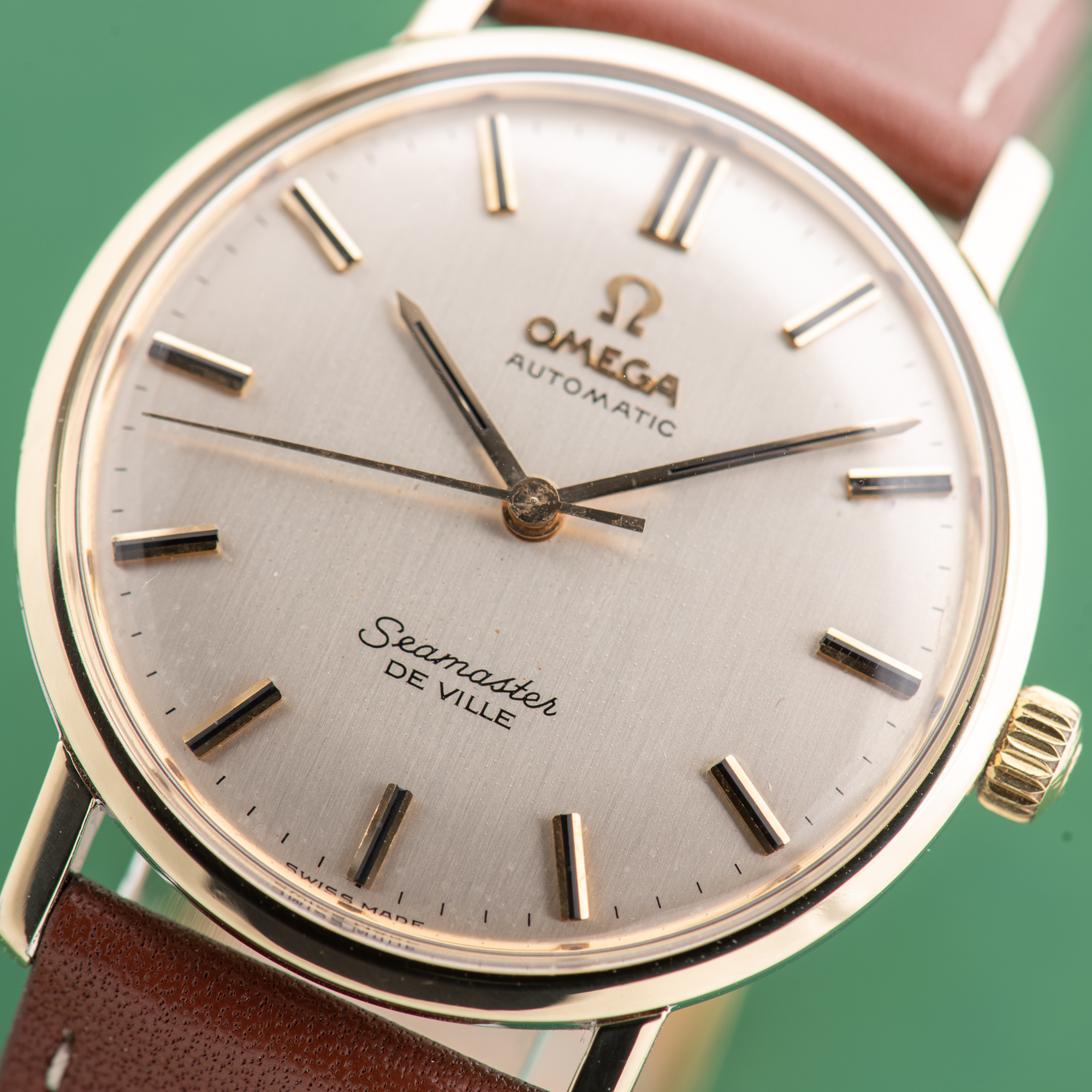 Zicht op Omega Seamaster De Ville Automatic Gold/Steel Ref 165.020