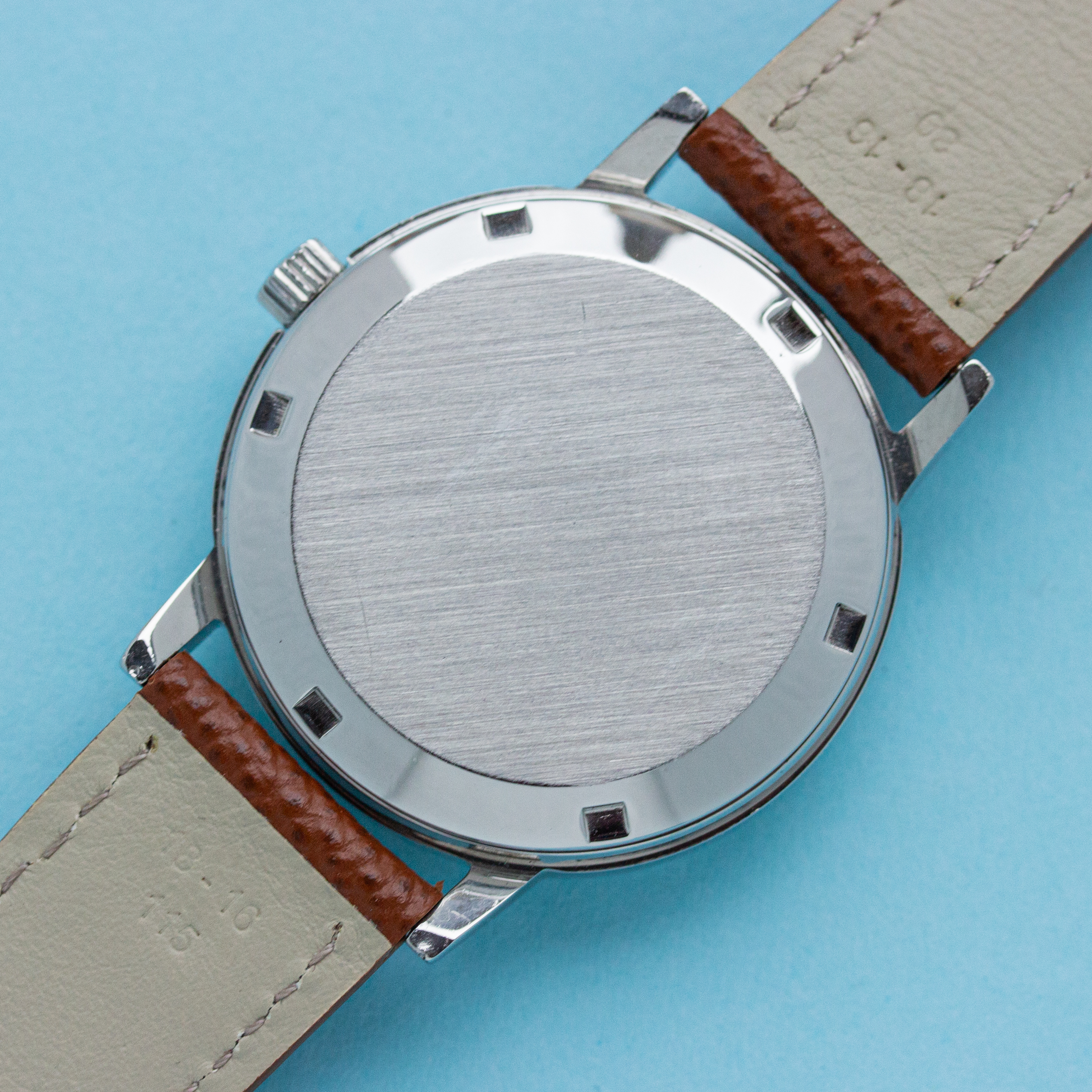 Vue de Omega Automatic Date Réf 166.0163 Rare Boiter HF Hugine Freres