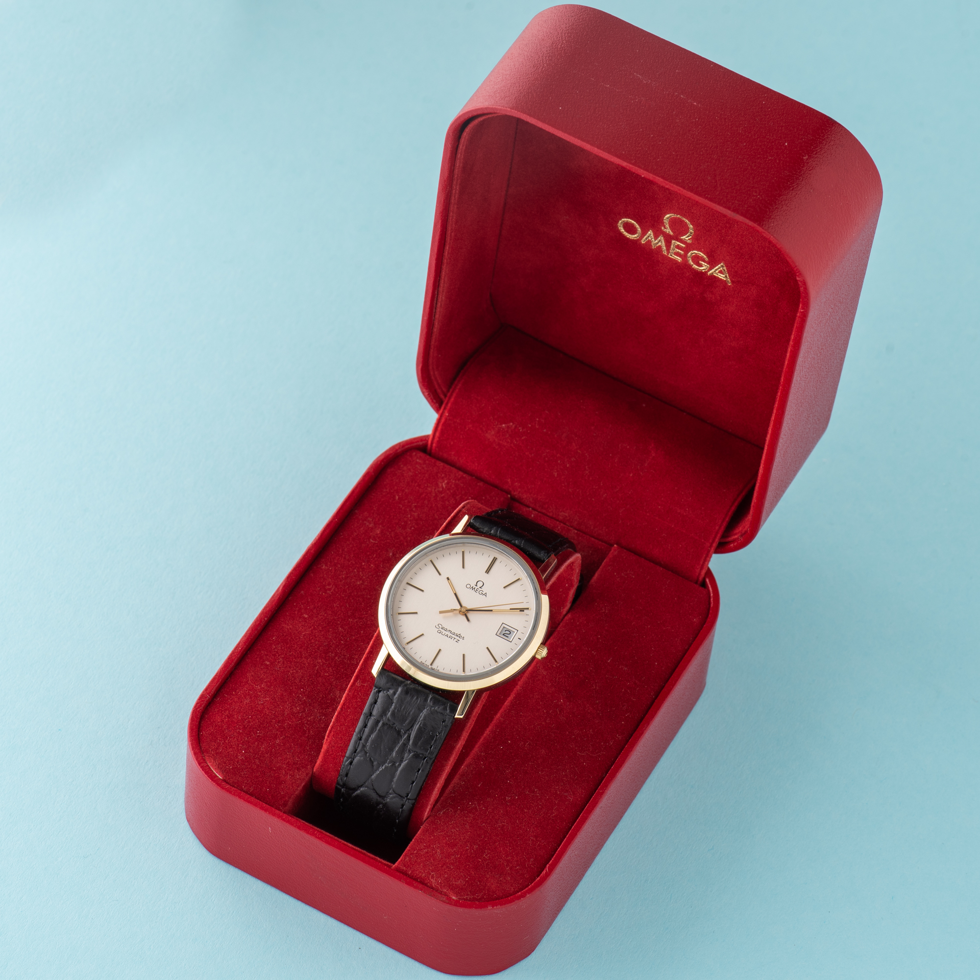 View of Omega Seamaster Quartz Gold on Steel cal 1432 Full set from 1984 Réf 196.0282