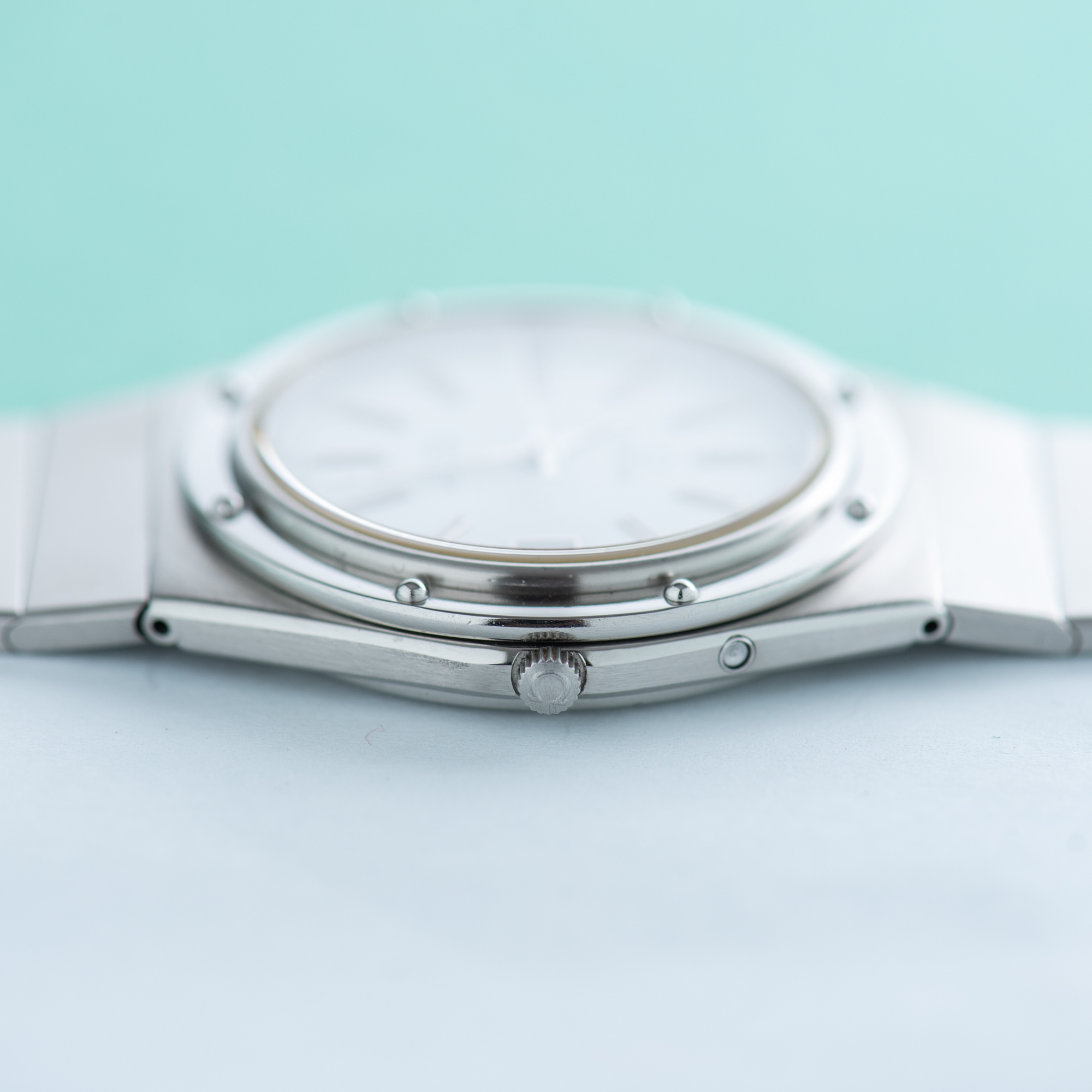 Zicht op Omega Constellation Quartz Marine 'Porthole' Super Rare cal 1332 Réf 396.0147