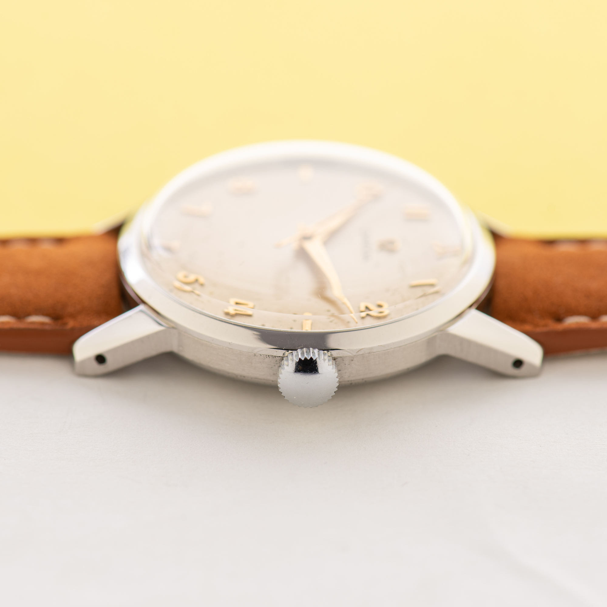 Vue de Omega Dress Watch Centre Seconds Arabic Dial from 1953 réf 2496