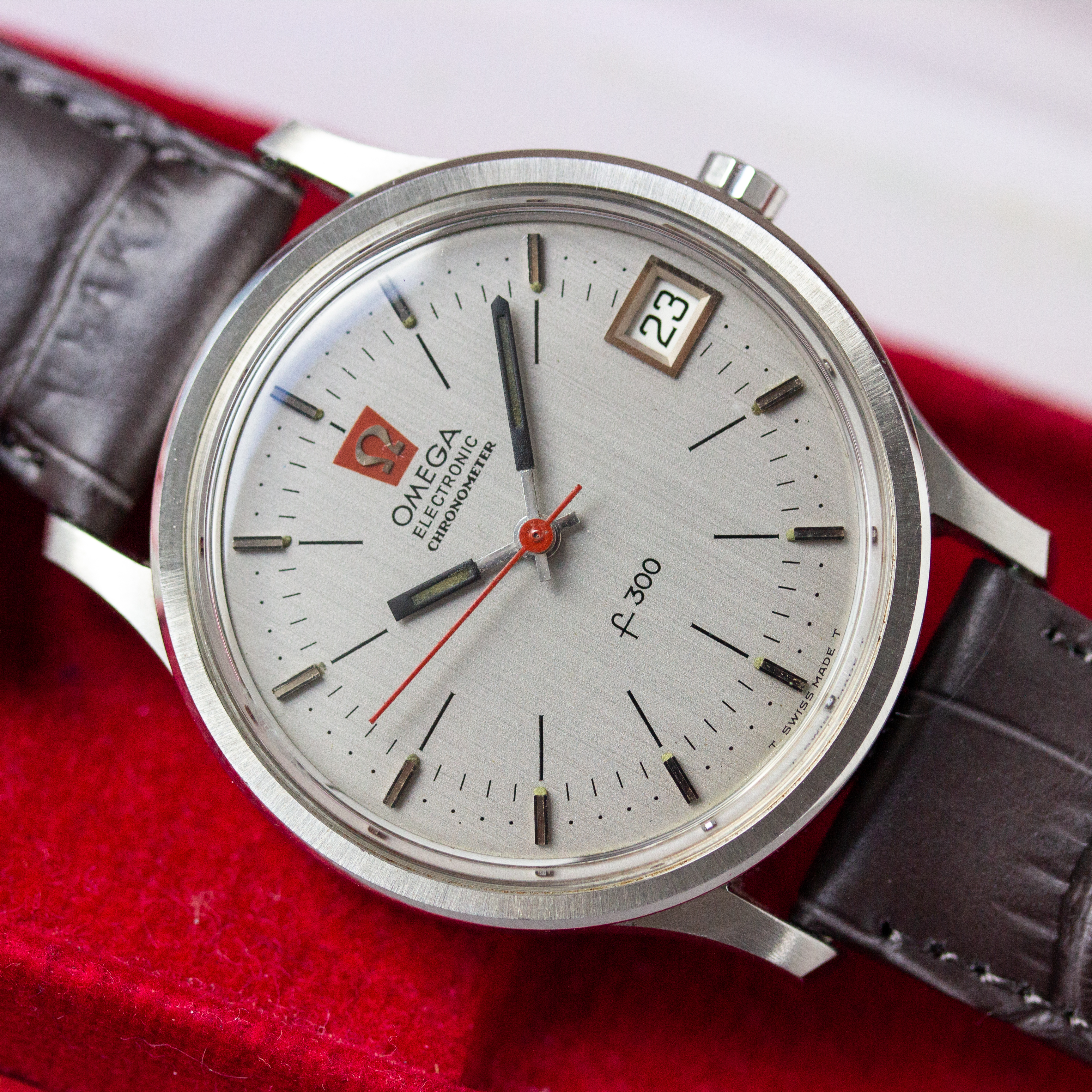Zicht op Omega Constellation Electronic F300 NOS Ref 198.003 vanaf 1970