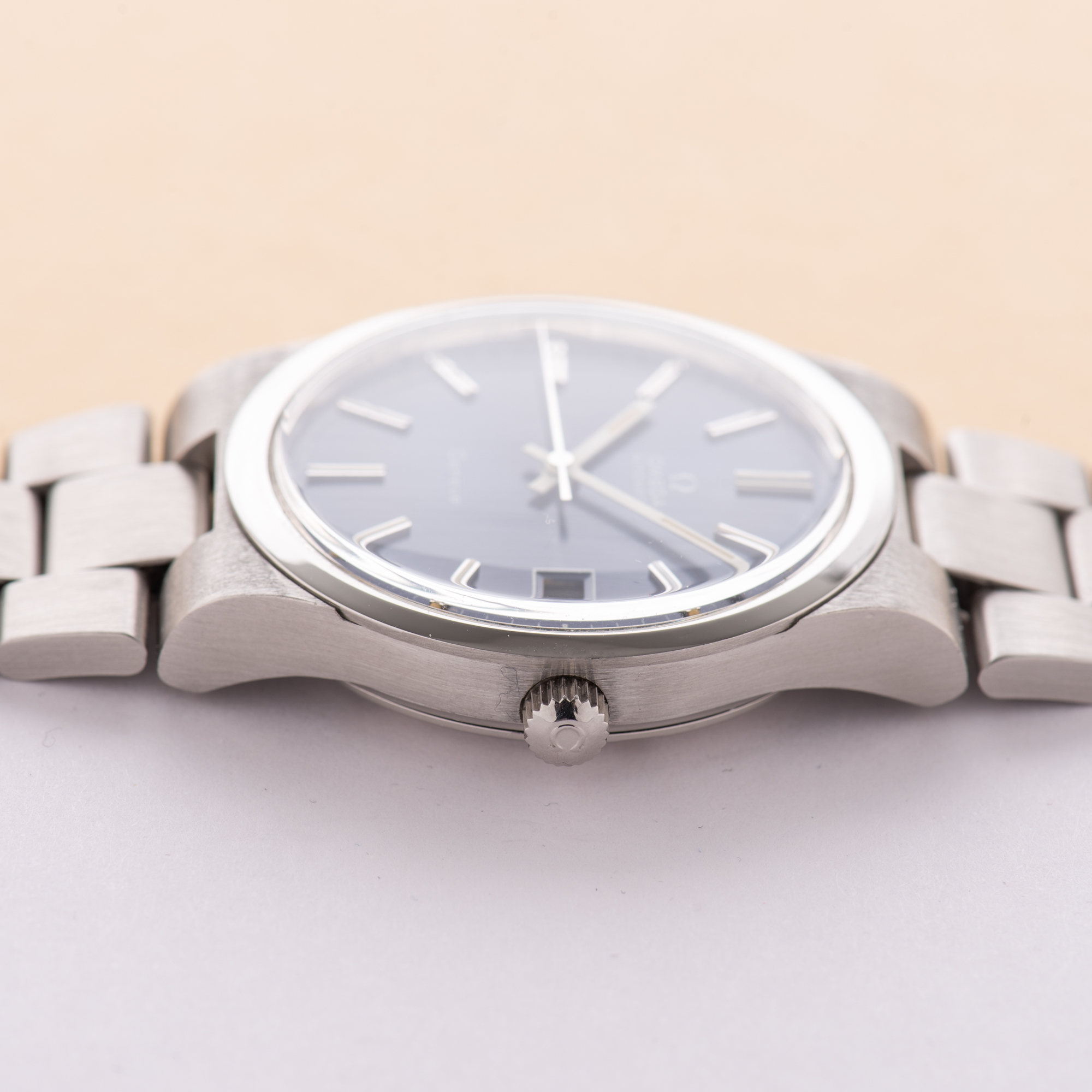 Zicht op Omega Geneva Automatic Date Blue Ref 366.0832 Jaar 1973