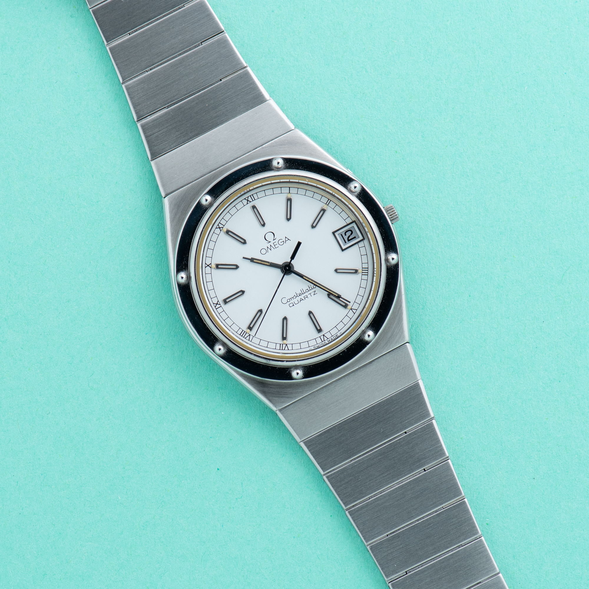 Zicht op Omega Constellation Quartz Marine 'Porthole' Super Rare cal 1332 Réf 396.0147