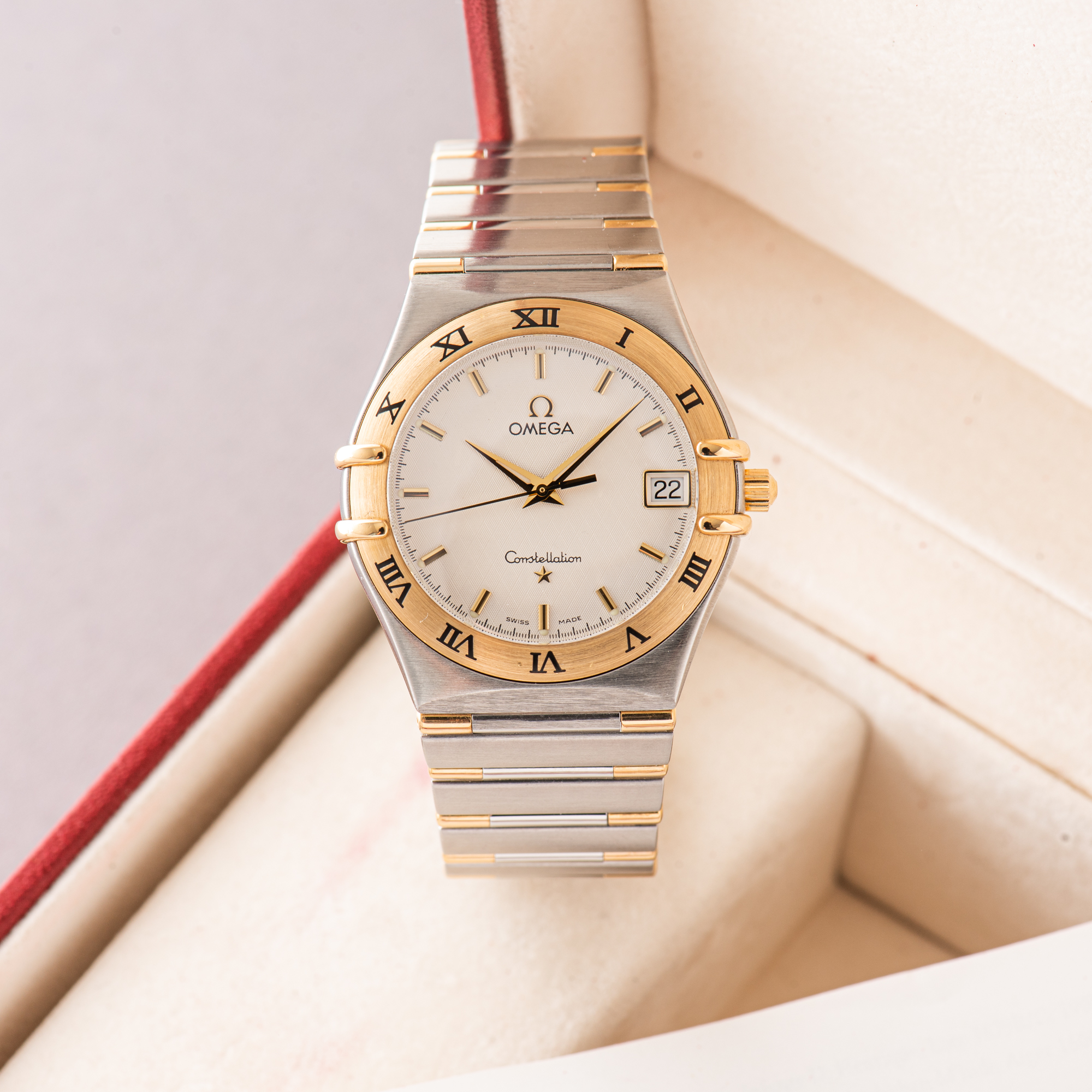 View of Omega Constellation Quartz Gold Steel Half bar from 1995 Réf 1312.30.00
