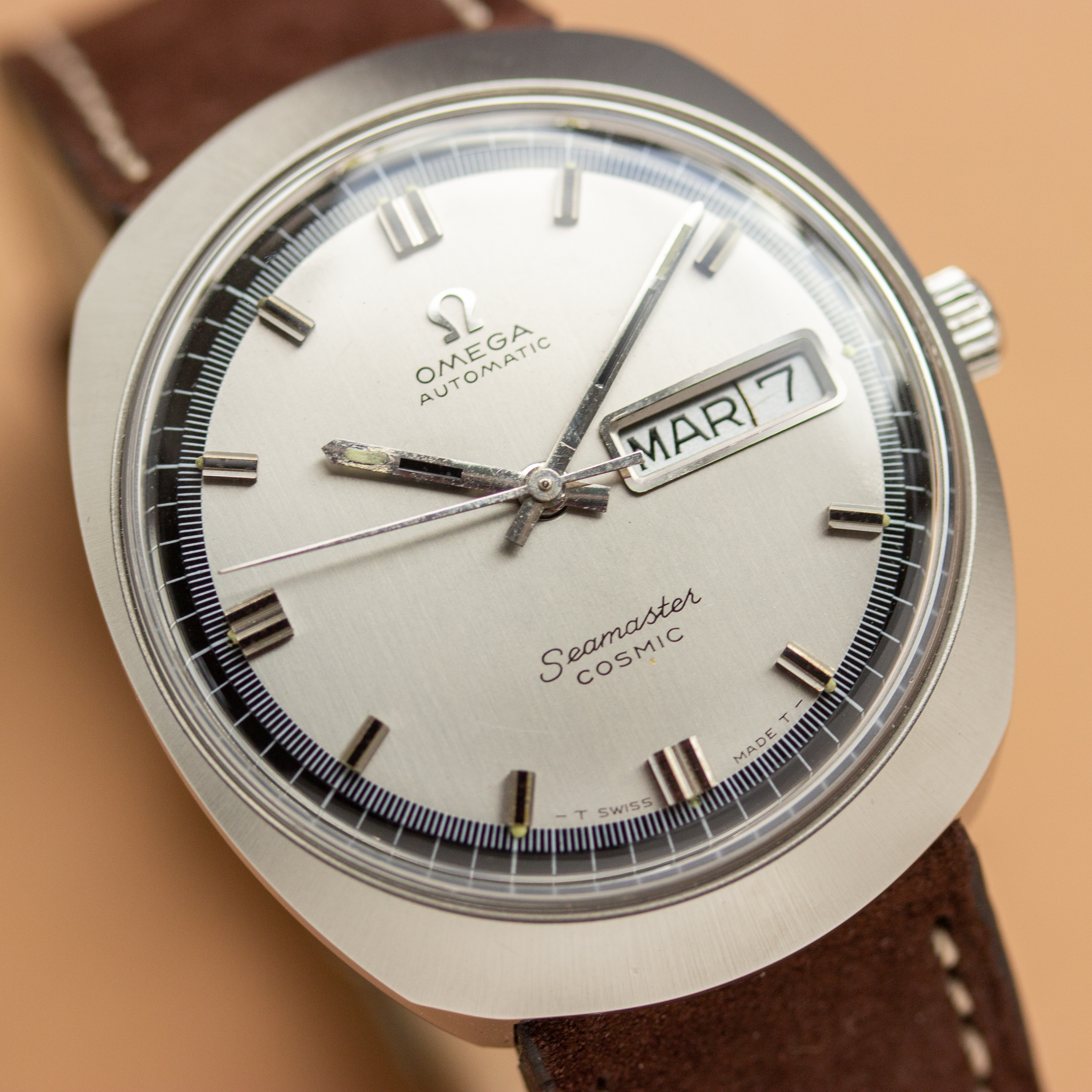 Vue de Omega Seamaster Cosmic Day Date Automatic Réf 166.035