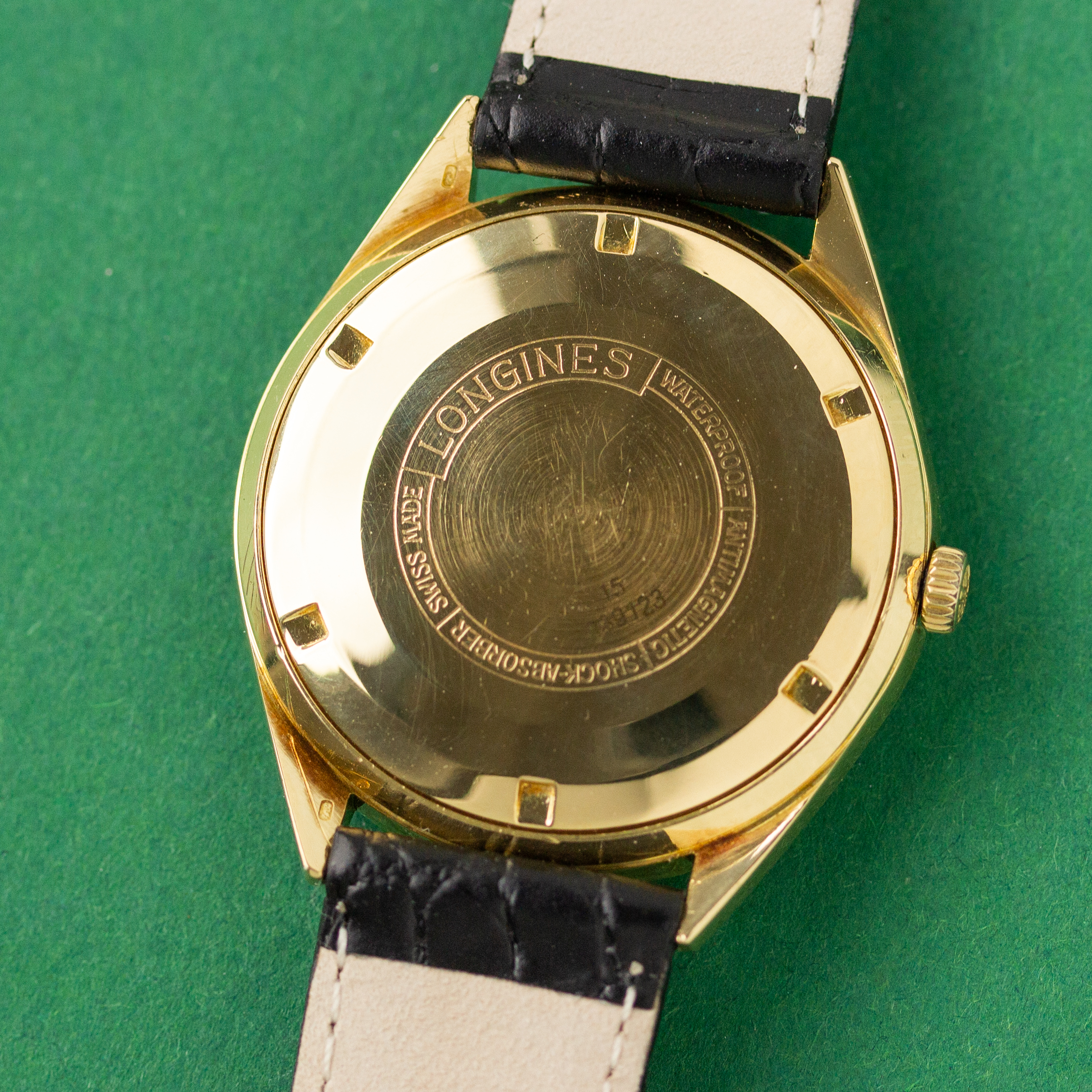 View of Longines Ultra Chron Chronometer réf 7950 Crosshair dial Solid Yellow Gold 18k