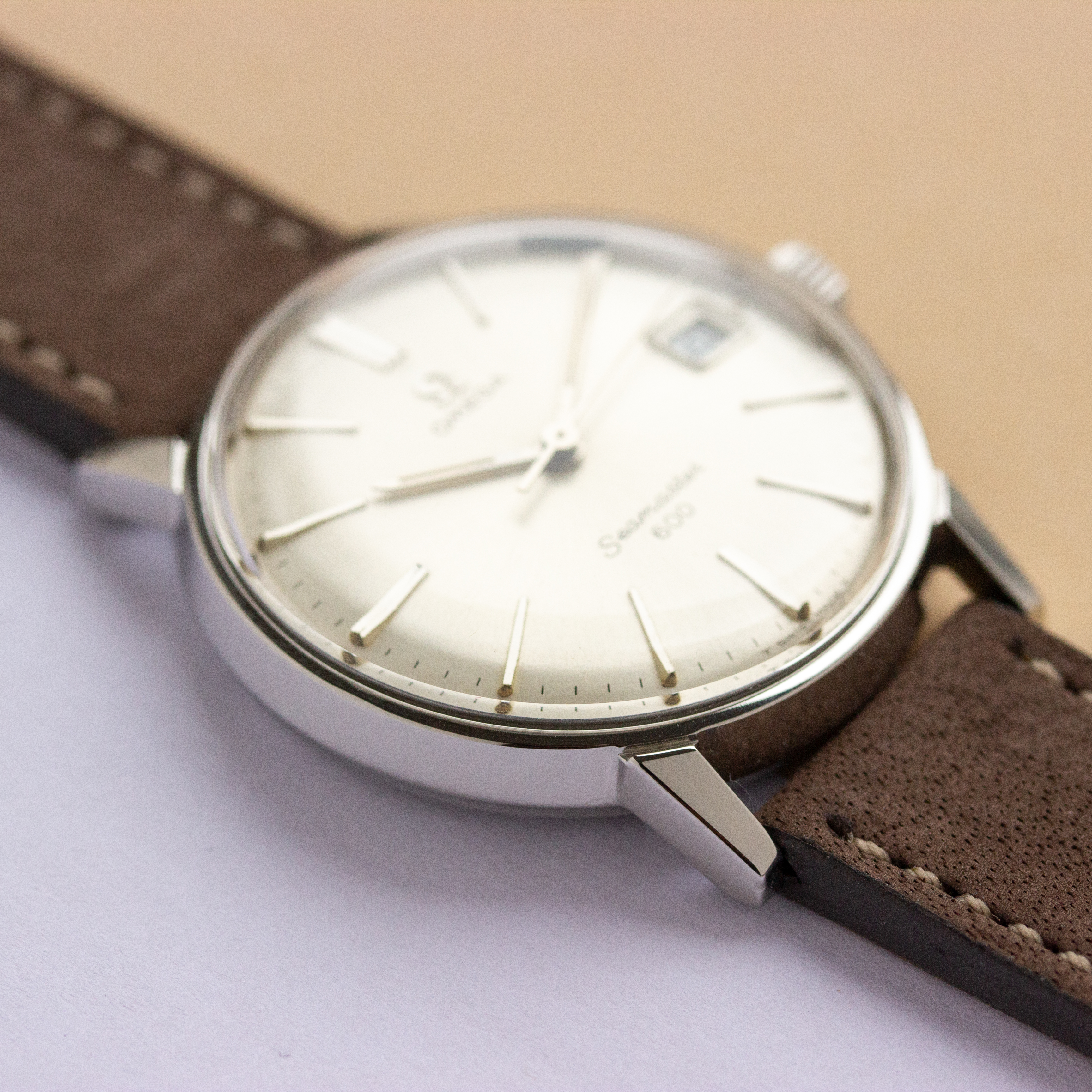 View of Omega Seamaster 600 Date Réf 136.011 from 1965
