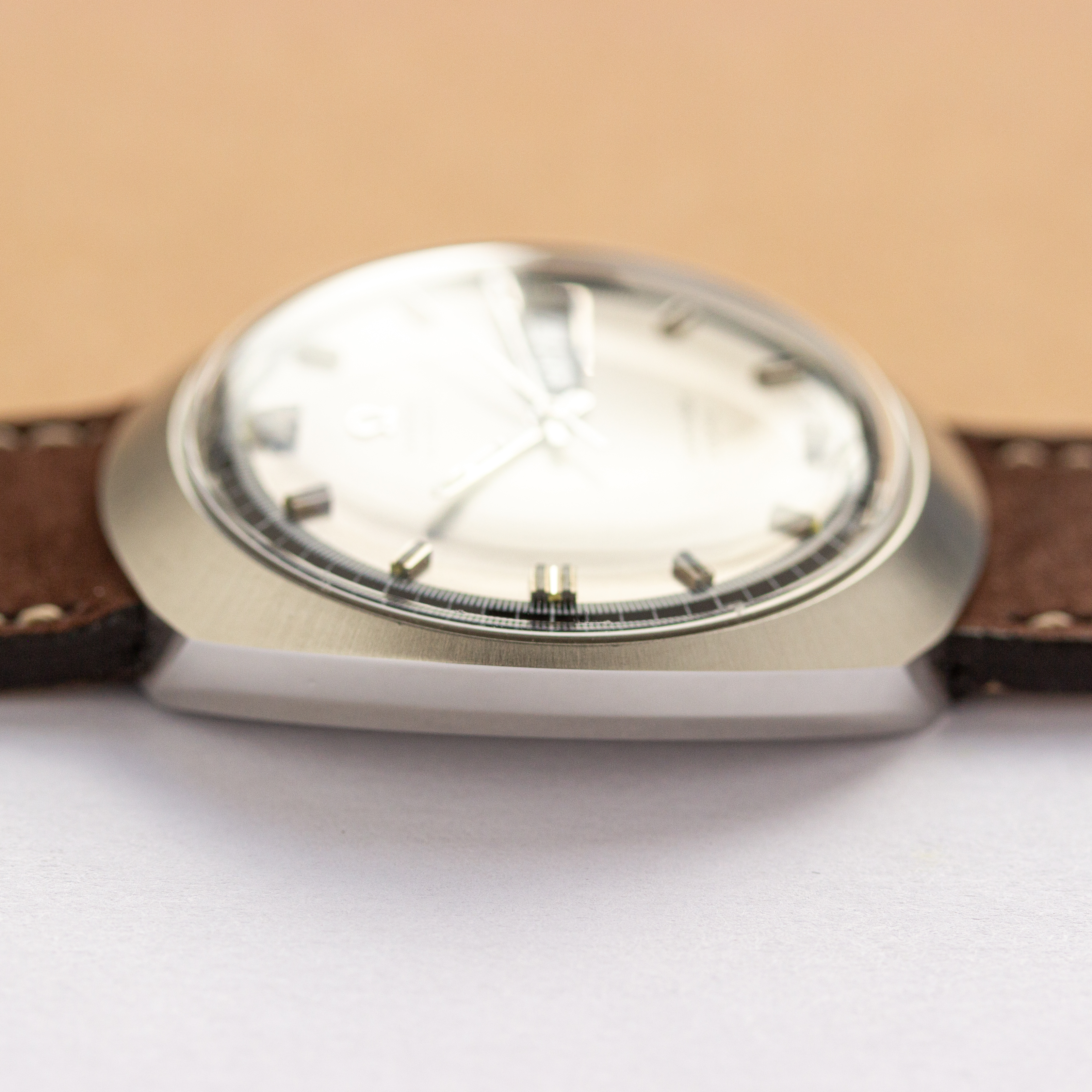 Vue de Omega Seamaster Cosmic Day Date Automatic Réf 166.035
