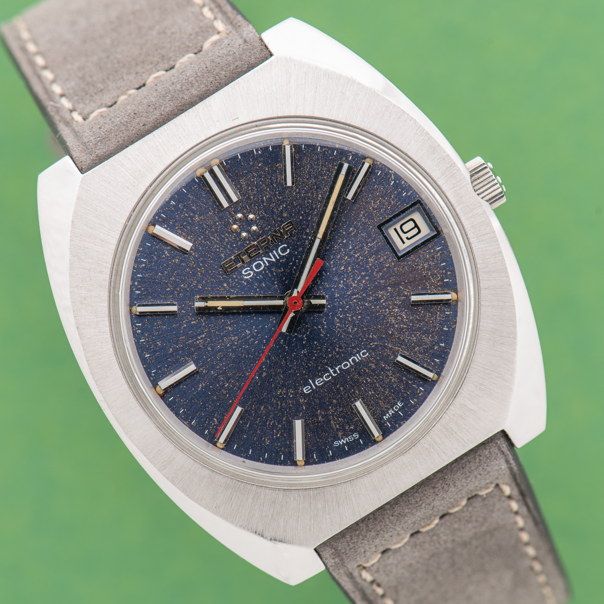 Vue de Eterna Sonic Electronic Blue Star Dust dial Réf 188T