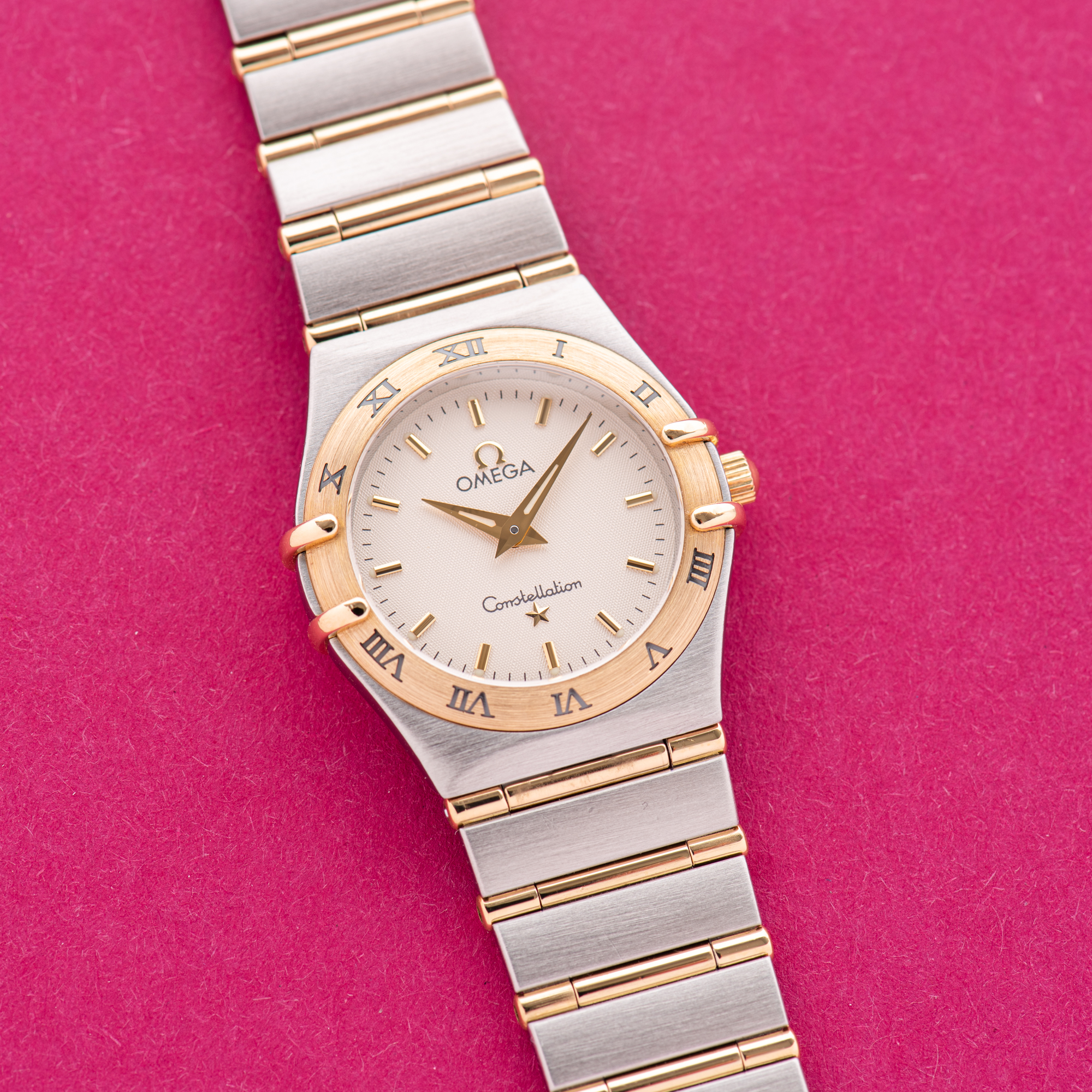 View of Omega Constellation Full Gold Bar 18K Lady Quartz Ref 795.1202