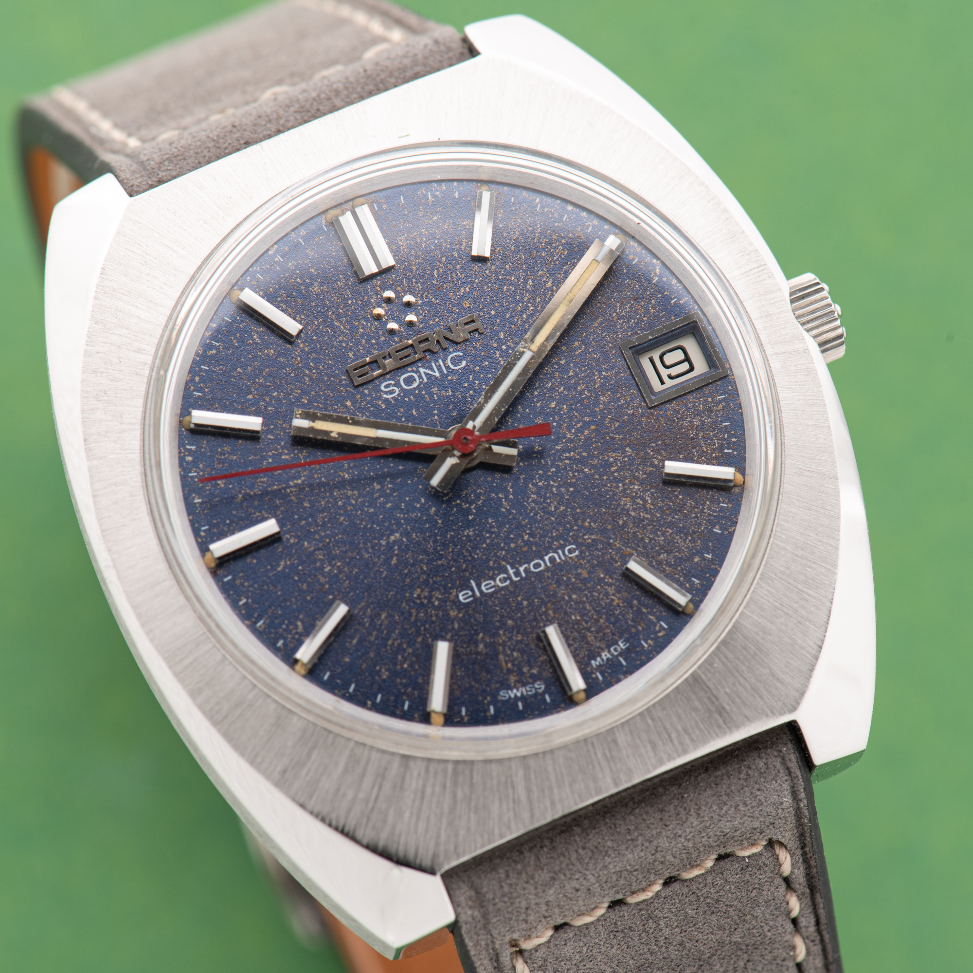 Vue de Eterna Sonic Electronic Blue Star Dust dial Réf 188T