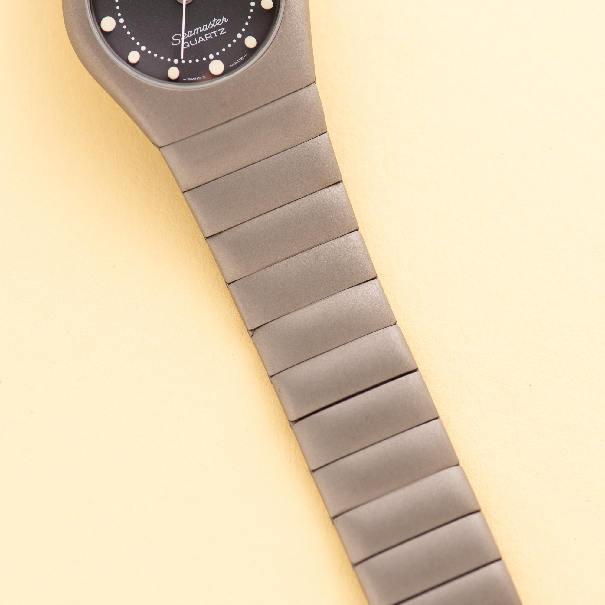 View of Omega ‘Recife’ Seamaster Oxidized Steel 1984 Cal 1426 Réf. 596.0061 / 796.0856