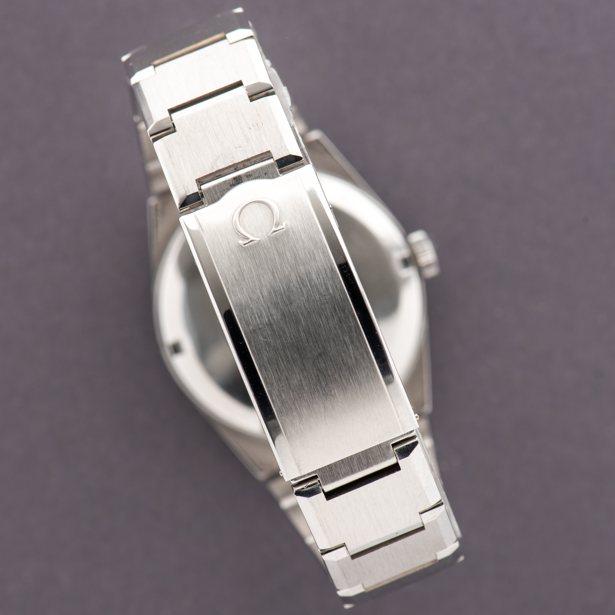 View of Omega Genève Automatic Date Grey Dial from 1972 Ref 166.099