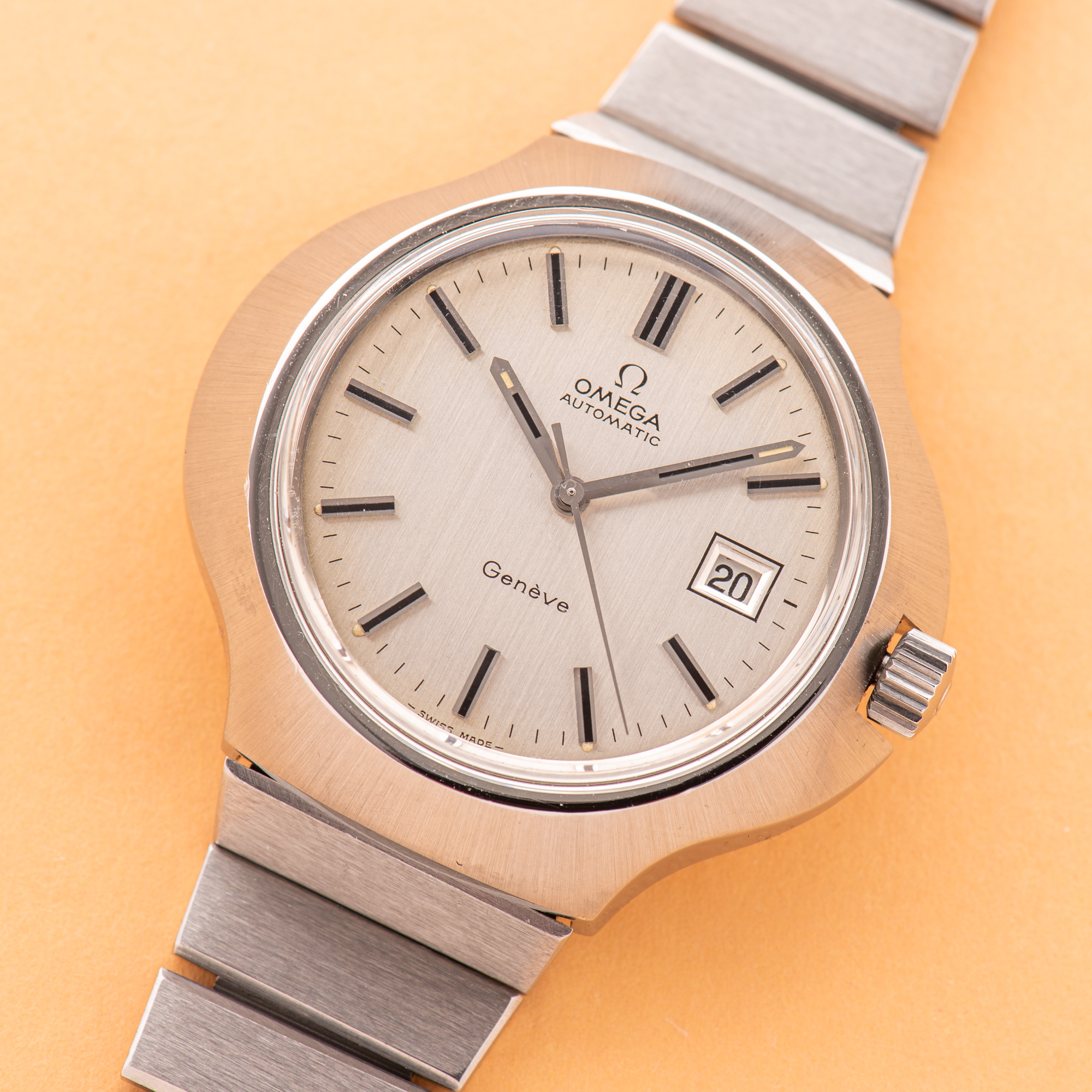 Vue de Omega Genève Stingray Cobra Automatic Date from 1972 Réf 166.121