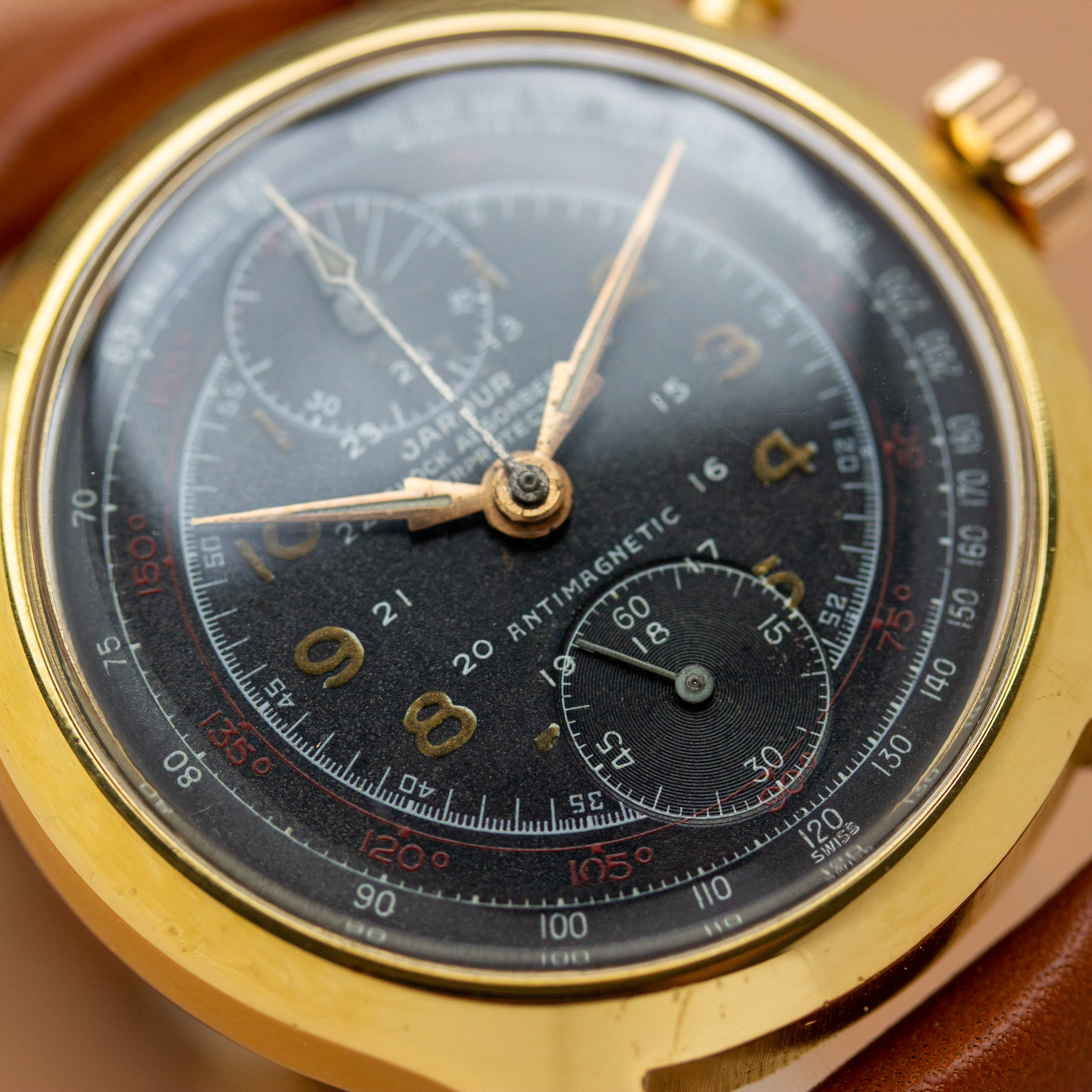 Vue de Jardur Up Down Jumbo Black Radium Military Chronograph Réf 3032