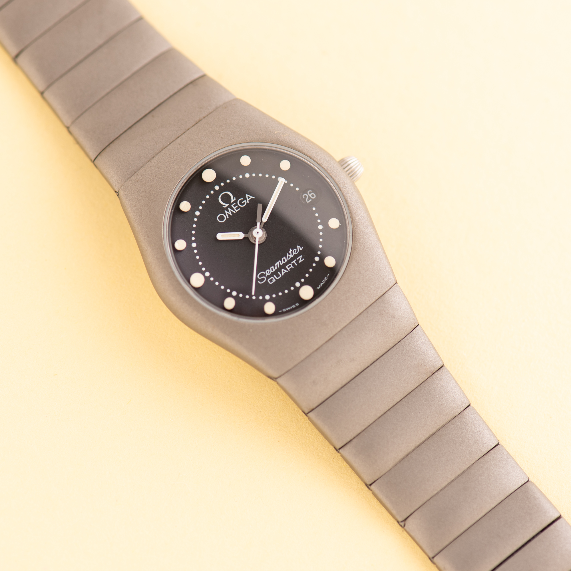 View of Omega ‘Recife’ Seamaster Oxidized Steel 1984 Cal 1426 Réf. 596.0061 / 796.0856