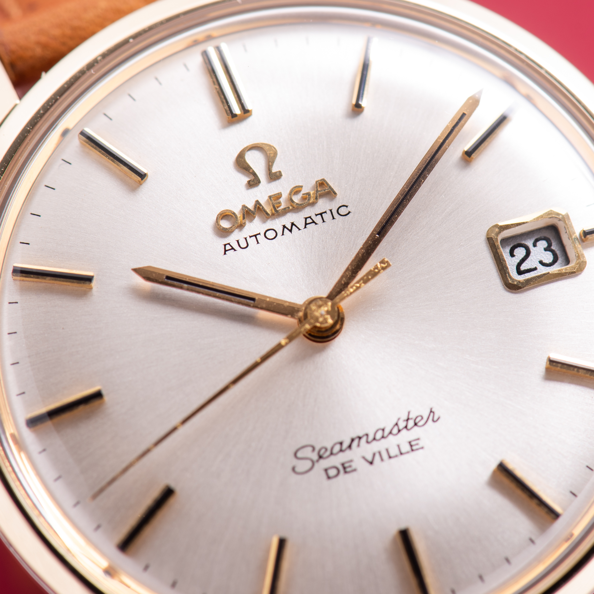 Vue de Omega Seamaster De Ville Date Automatic Gold/Steel Réf 166.020