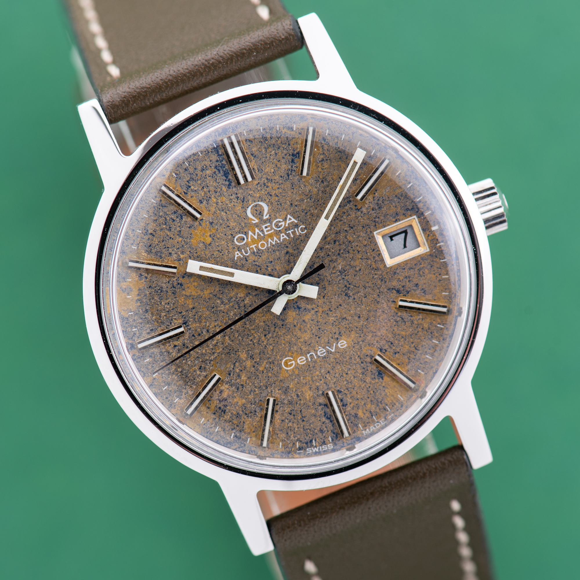 Vue de Omega Genève Automatic Date Blue Patina from 1973 Réf 166.0163