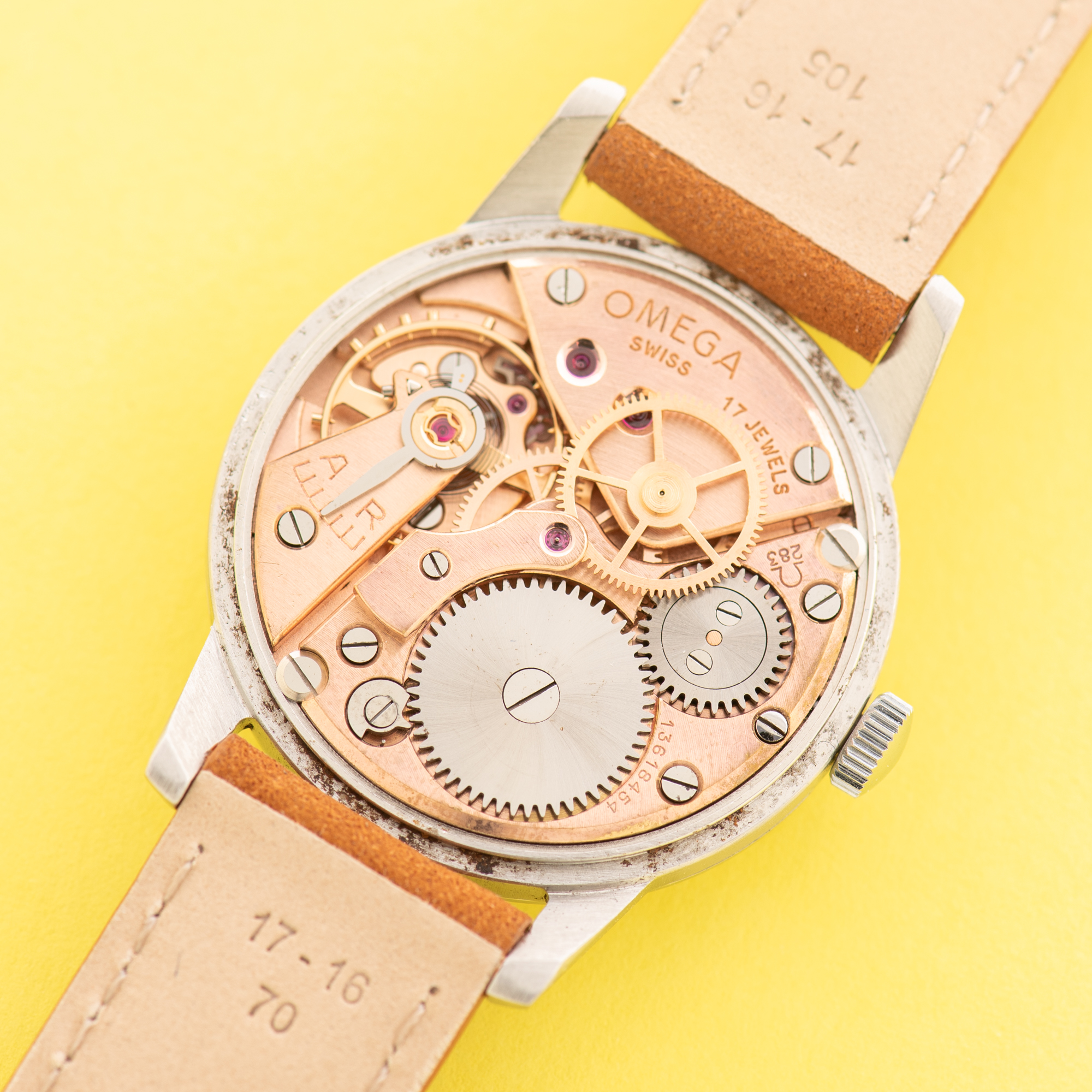 Vue de Omega Dress Watch Centre Seconds Arabic Dial from 1953 réf 2496