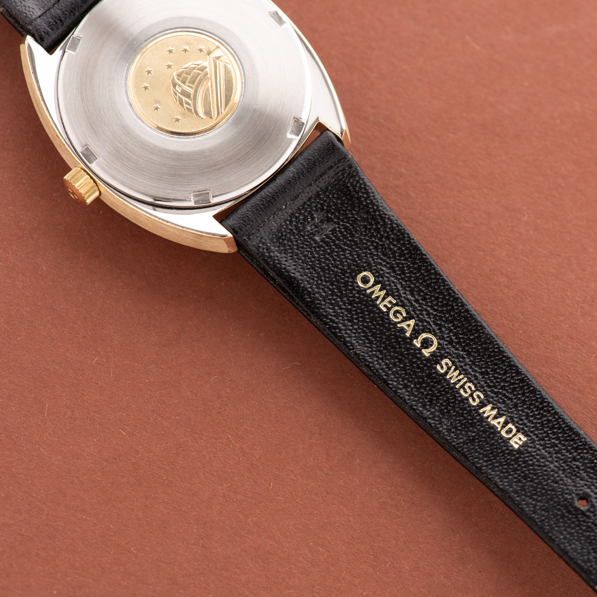 Vue de Omega Constellation Chronometer C-shape 14K Gold capped from 1966 Réf 168.017