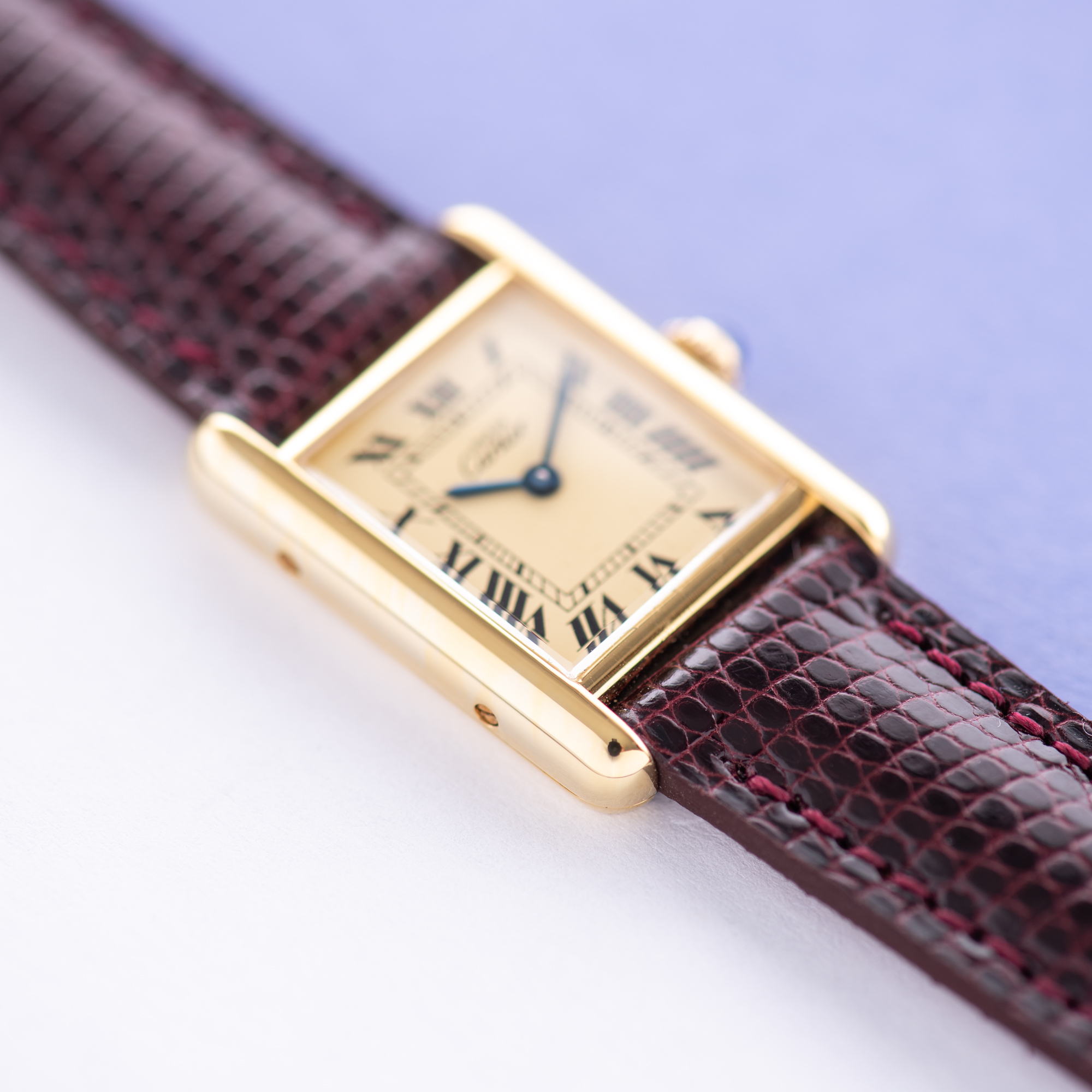 Zicht op Cartier Must by Tank Vermeil Quartz Roman Dial