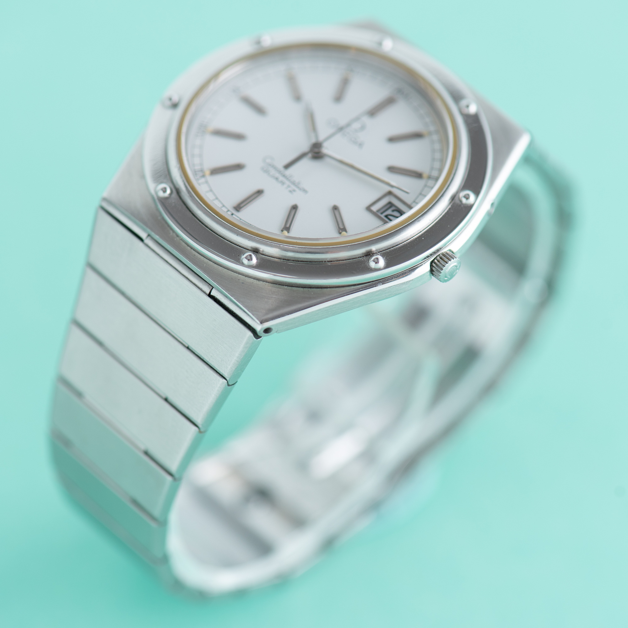 Zicht op Omega Constellation Quartz Marine 'Porthole' Super Rare cal 1332 Réf 396.0147