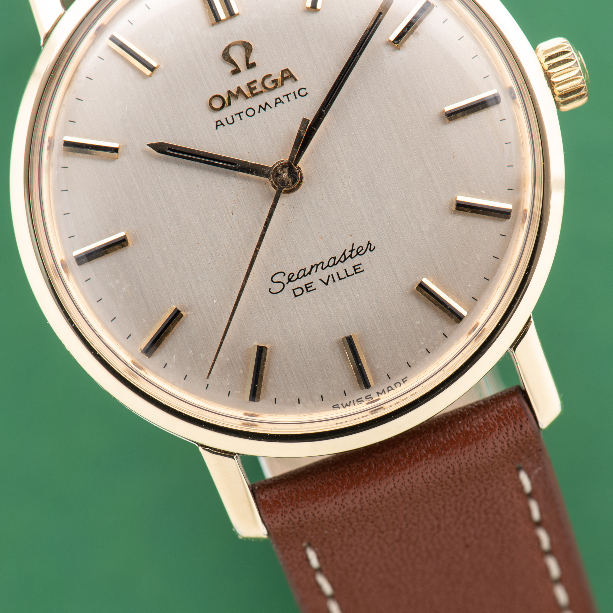 Zicht op Omega Seamaster De Ville Automatic Gold/Steel Ref 165.020
