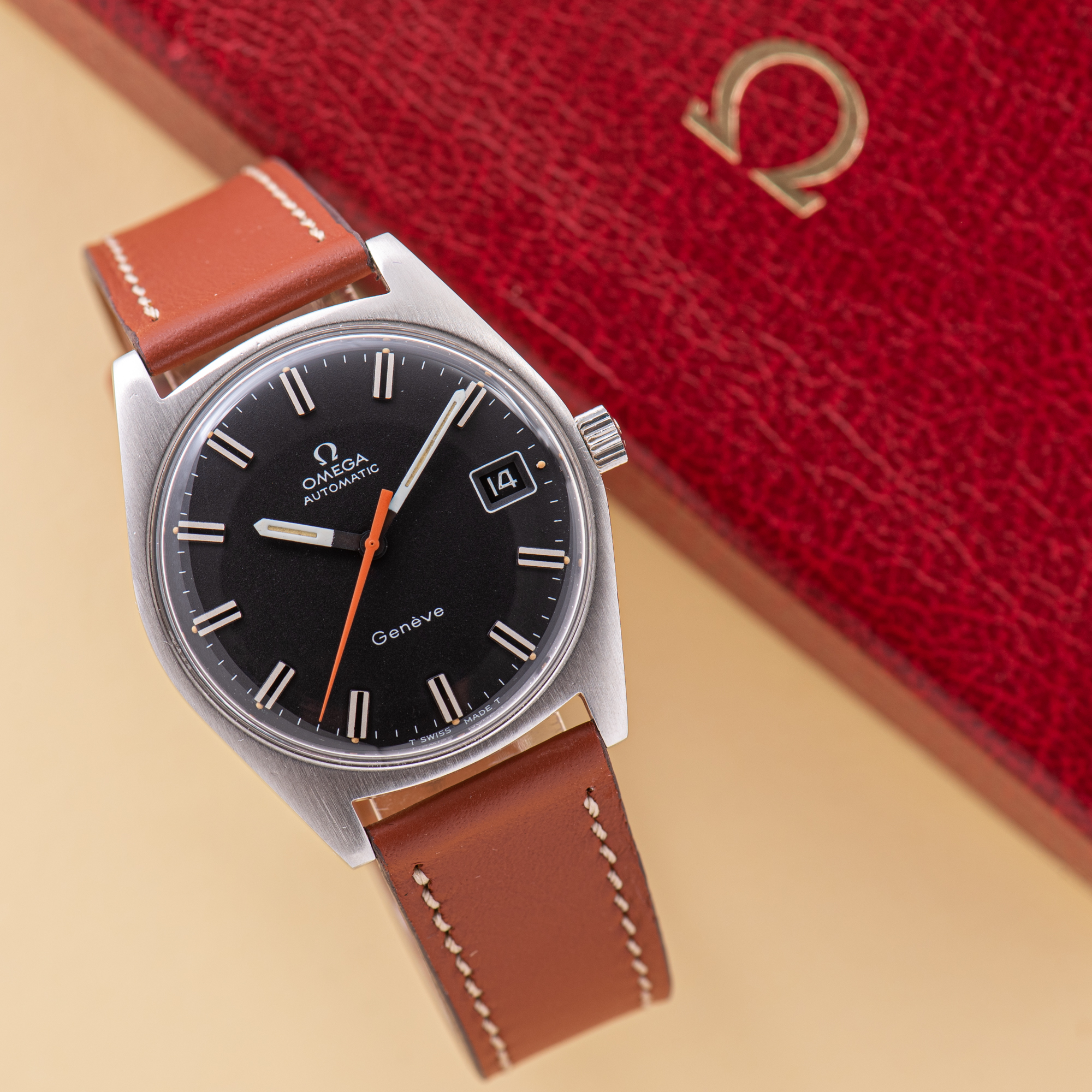 Vue de Omega Genève Automatic Black Ultraman from 1968 Cal 565 Réf 166.041
