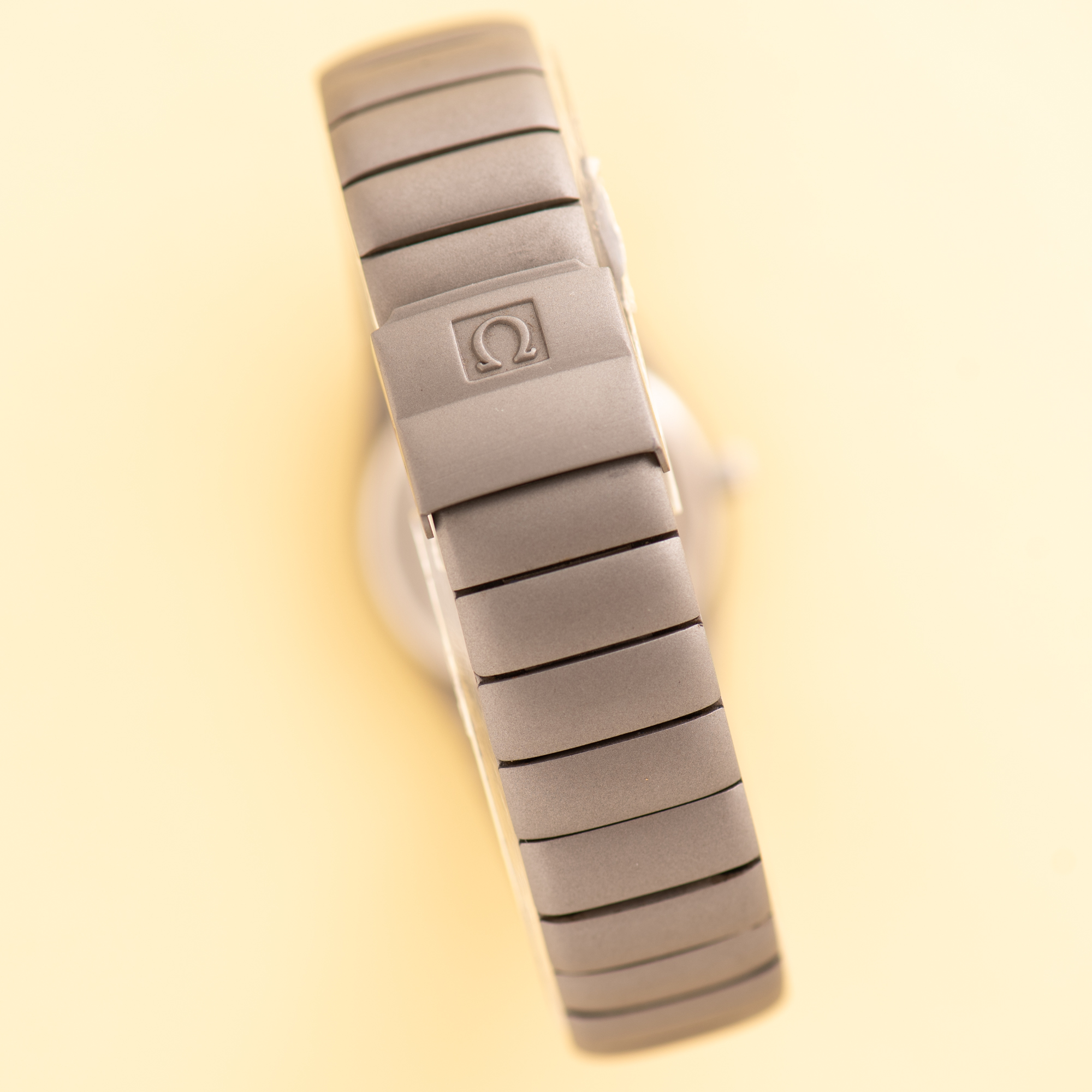 View of Omega ‘Recife’ Seamaster Oxidized Steel 1984 Cal 1426 Réf. 596.0061 / 796.0856