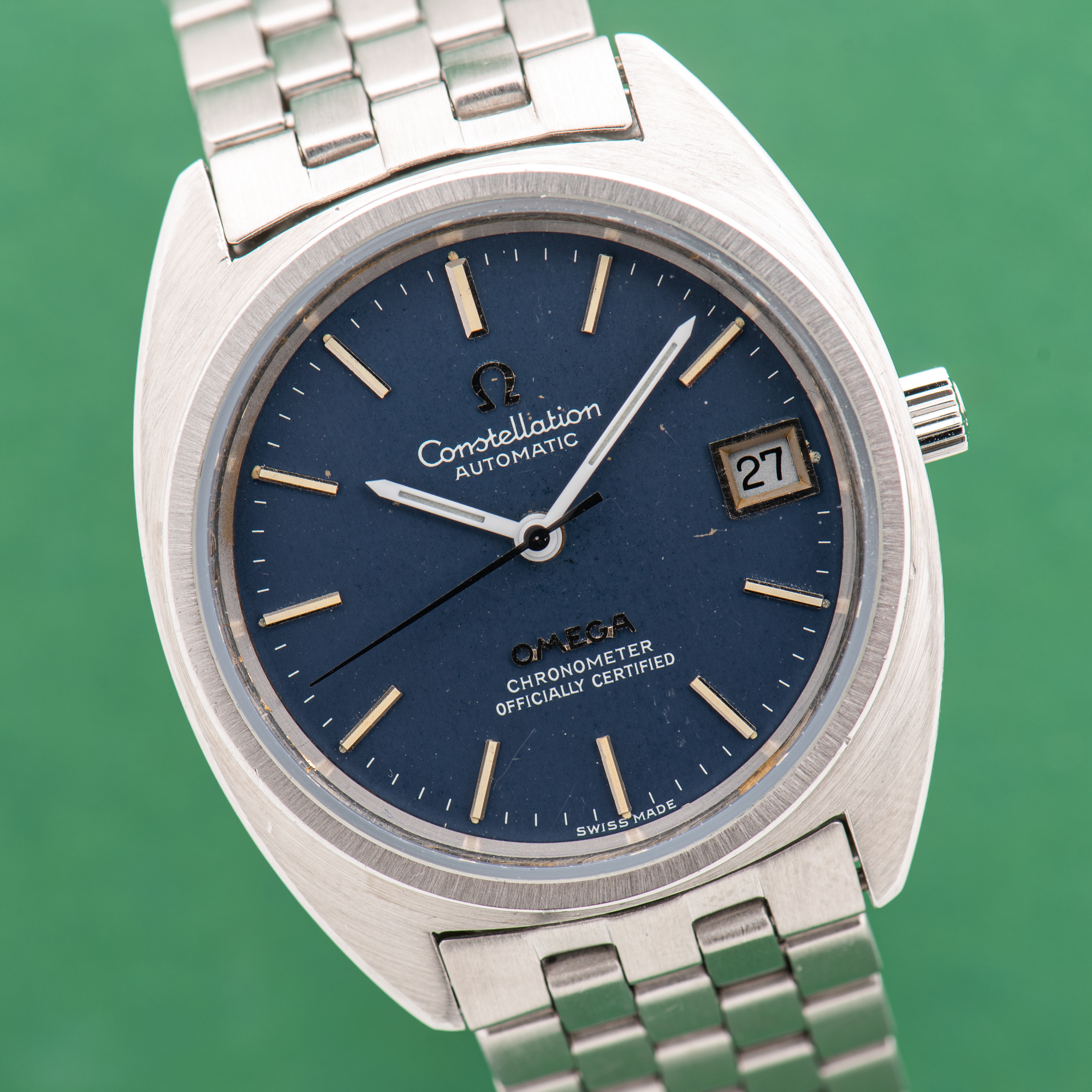 Zicht op Omega Constellation C Shape Japan Market JDM Blue Dial vanaf 1971 Ref 168.0056