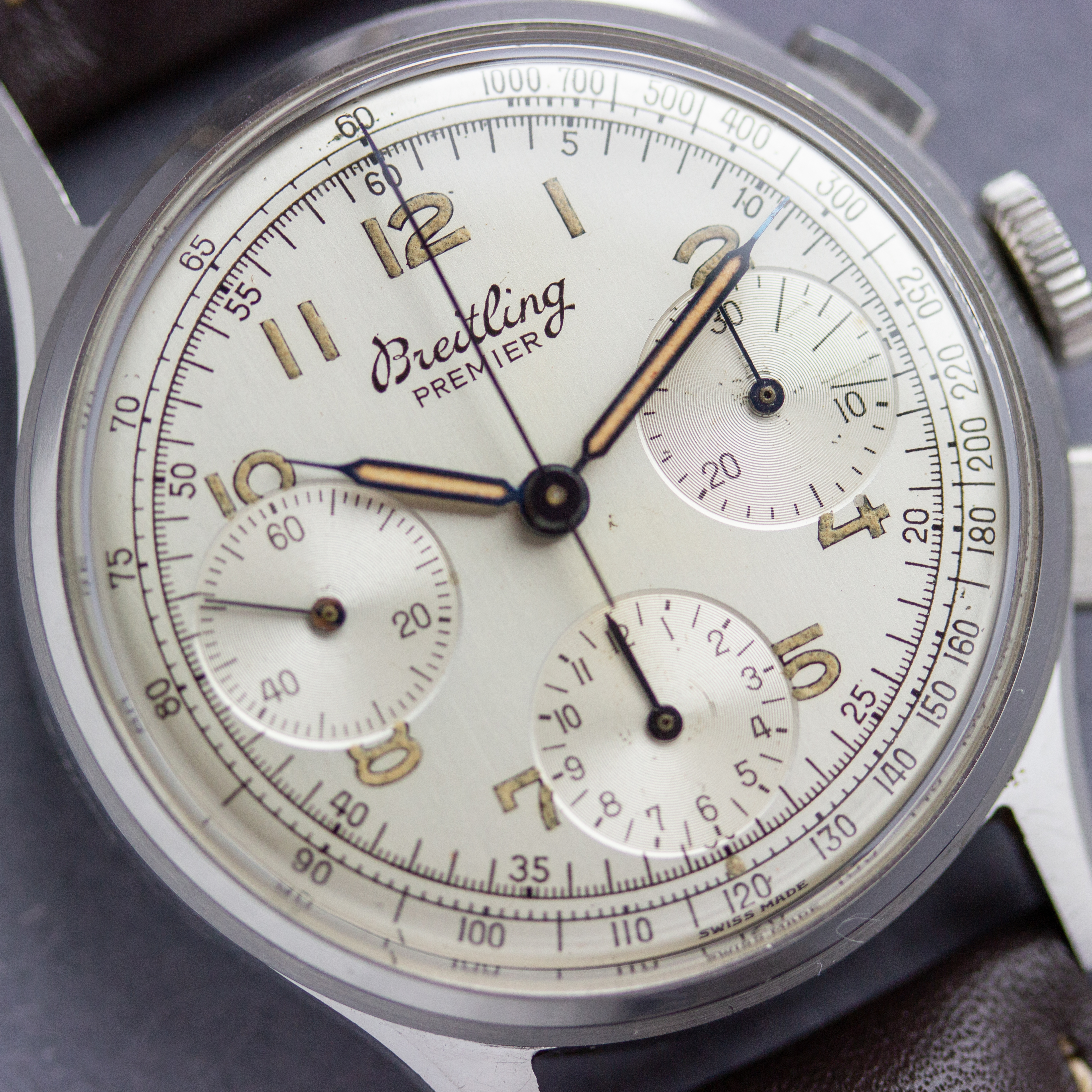 Vue de Breitling Premier Chronograph réf 787