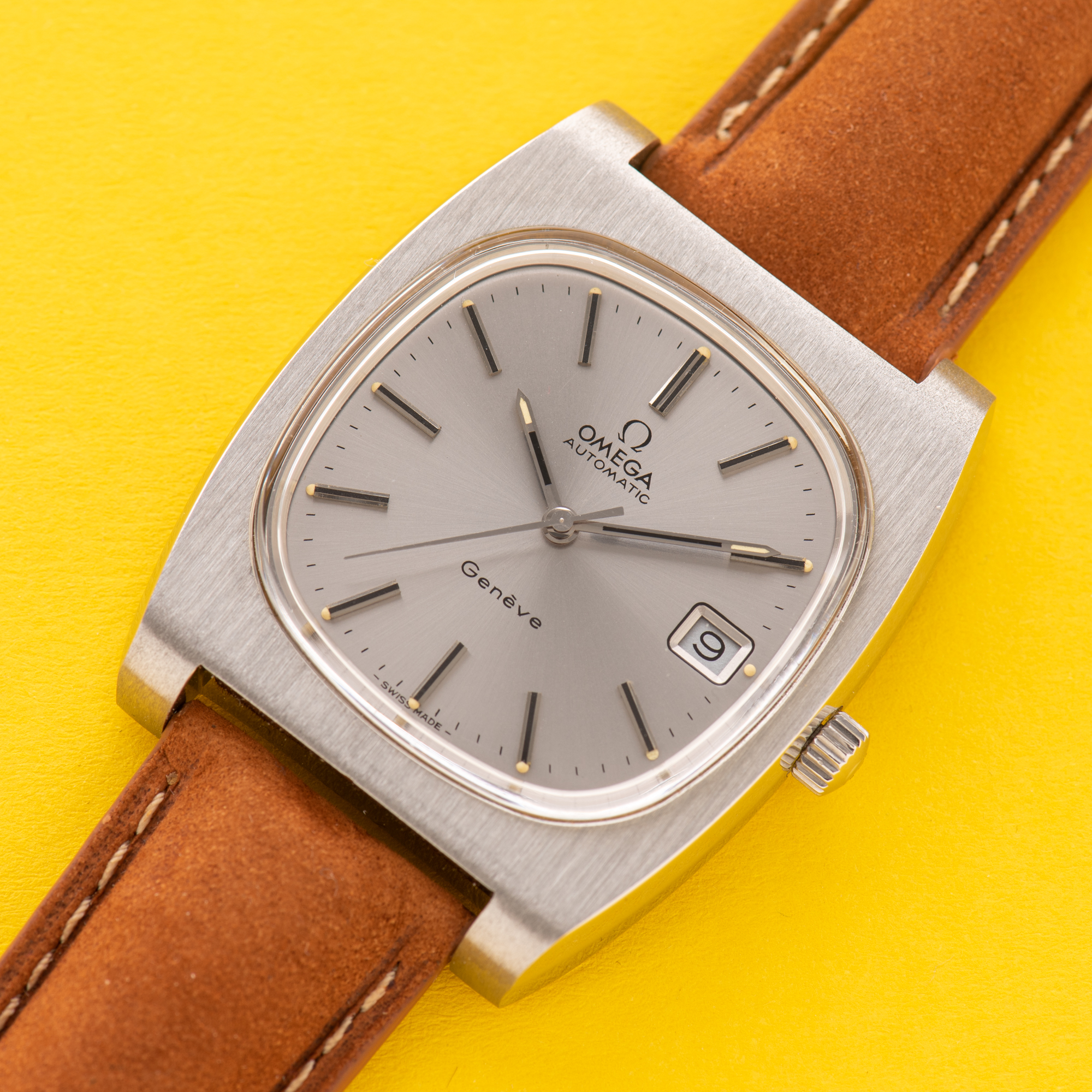 Vue de Omega Genève Automatic Date Square TV from 1974 Réf 166.0190