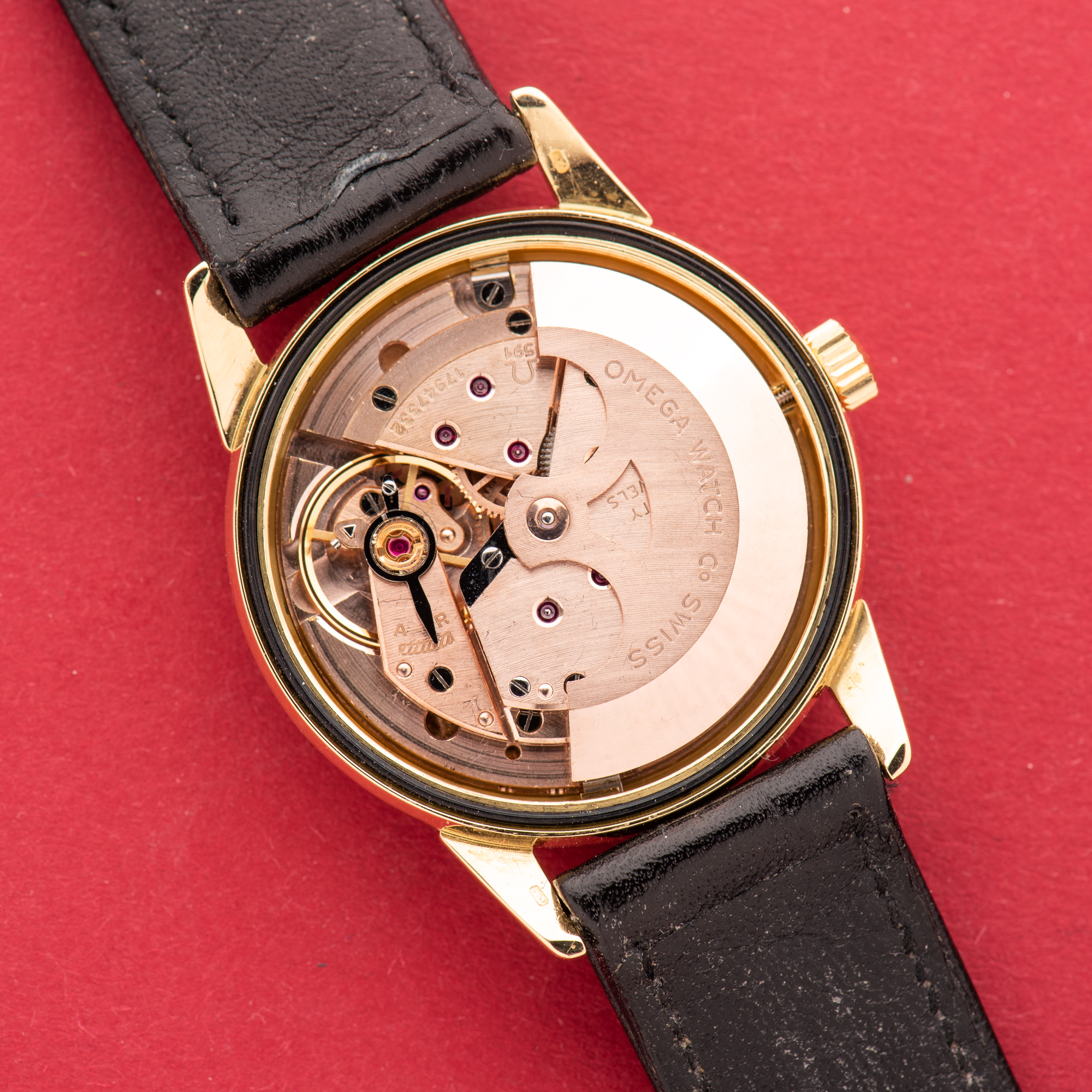 Vue de Omega Seamaster Automatic 18K Yellow Gold Onyx Index from 1959 Réf 14704