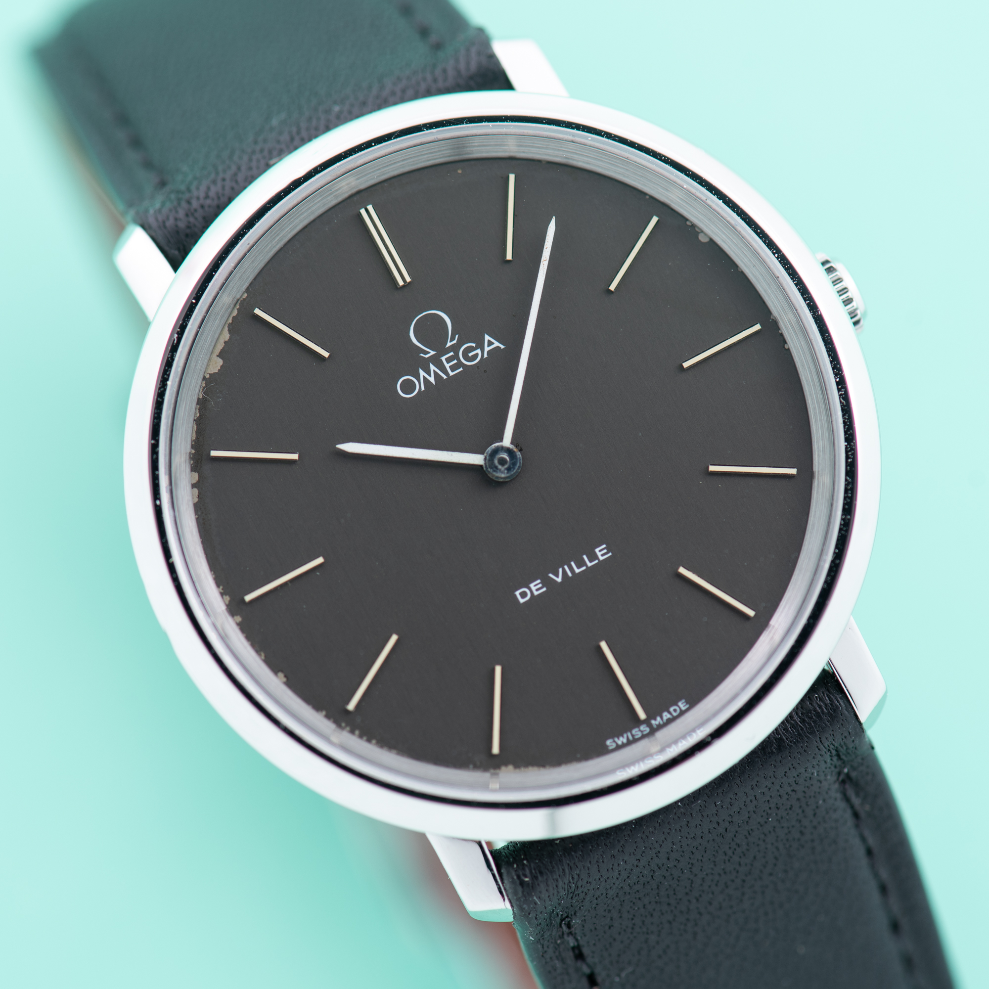 Zicht op Omega De Ville Dress Watch Grey Dial Steel Ref 111.0107