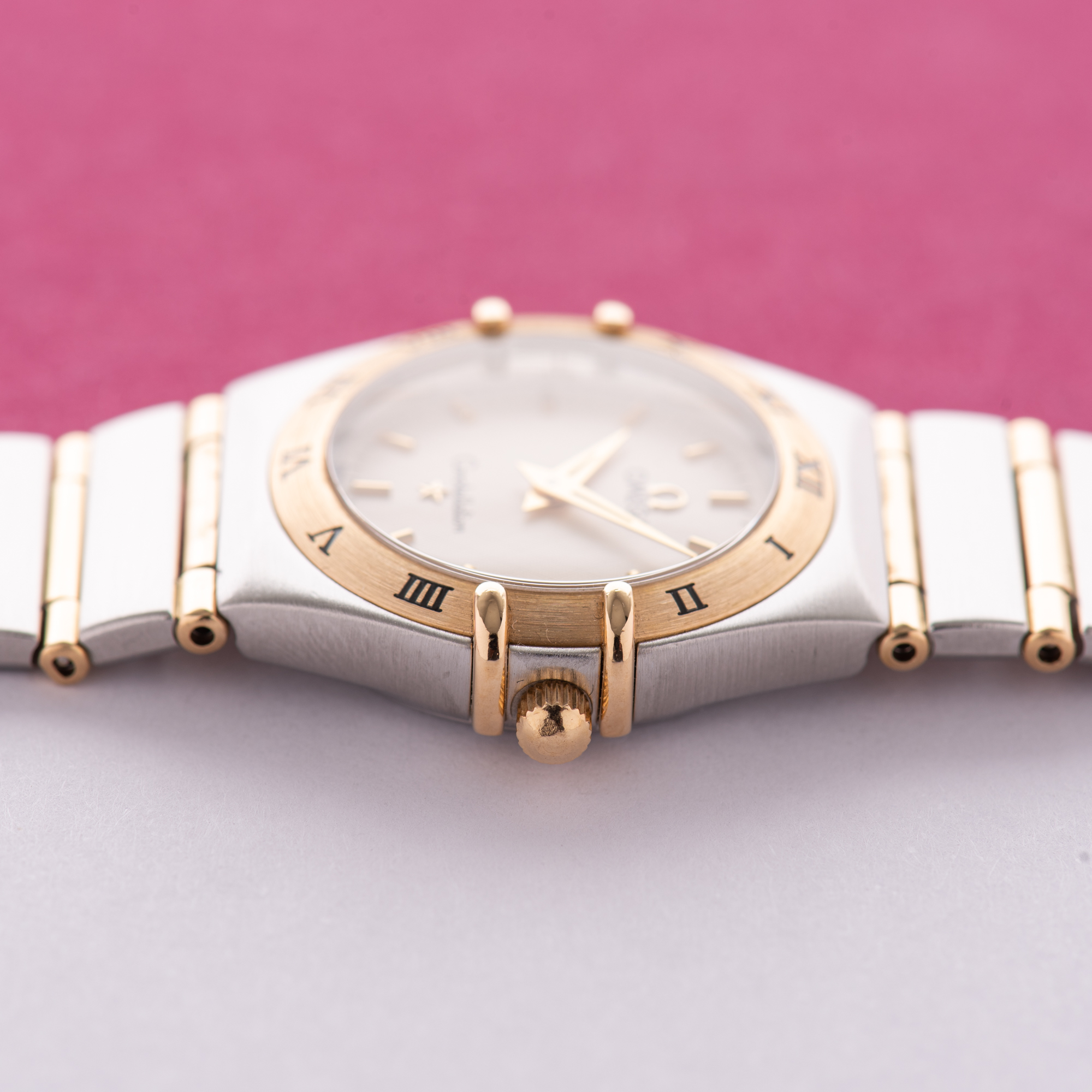 View of Omega Constellation Full Gold Bar 18K Lady Quartz Ref 795.1202