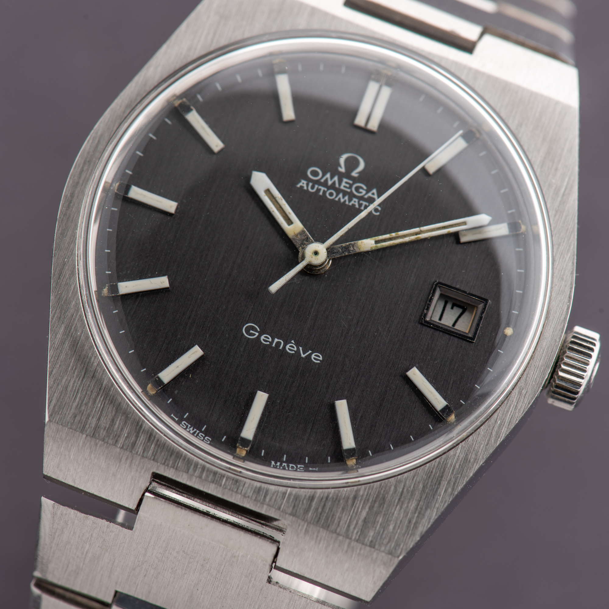 View of Omega Genève Automatic Date Grey Dial from 1972 Ref 166.099