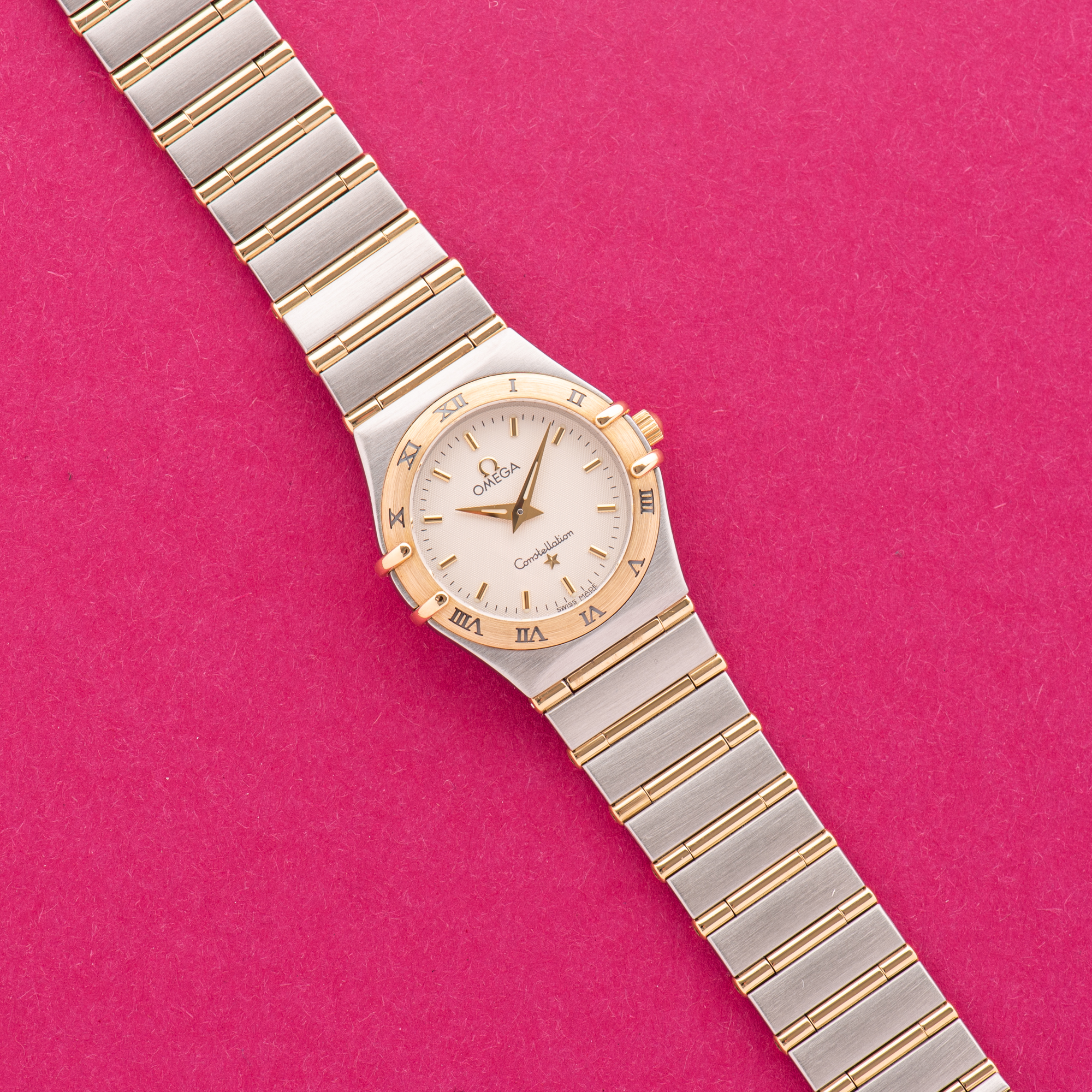 View of Omega Constellation Full Gold Bar 18K Lady Quartz Ref 795.1202
