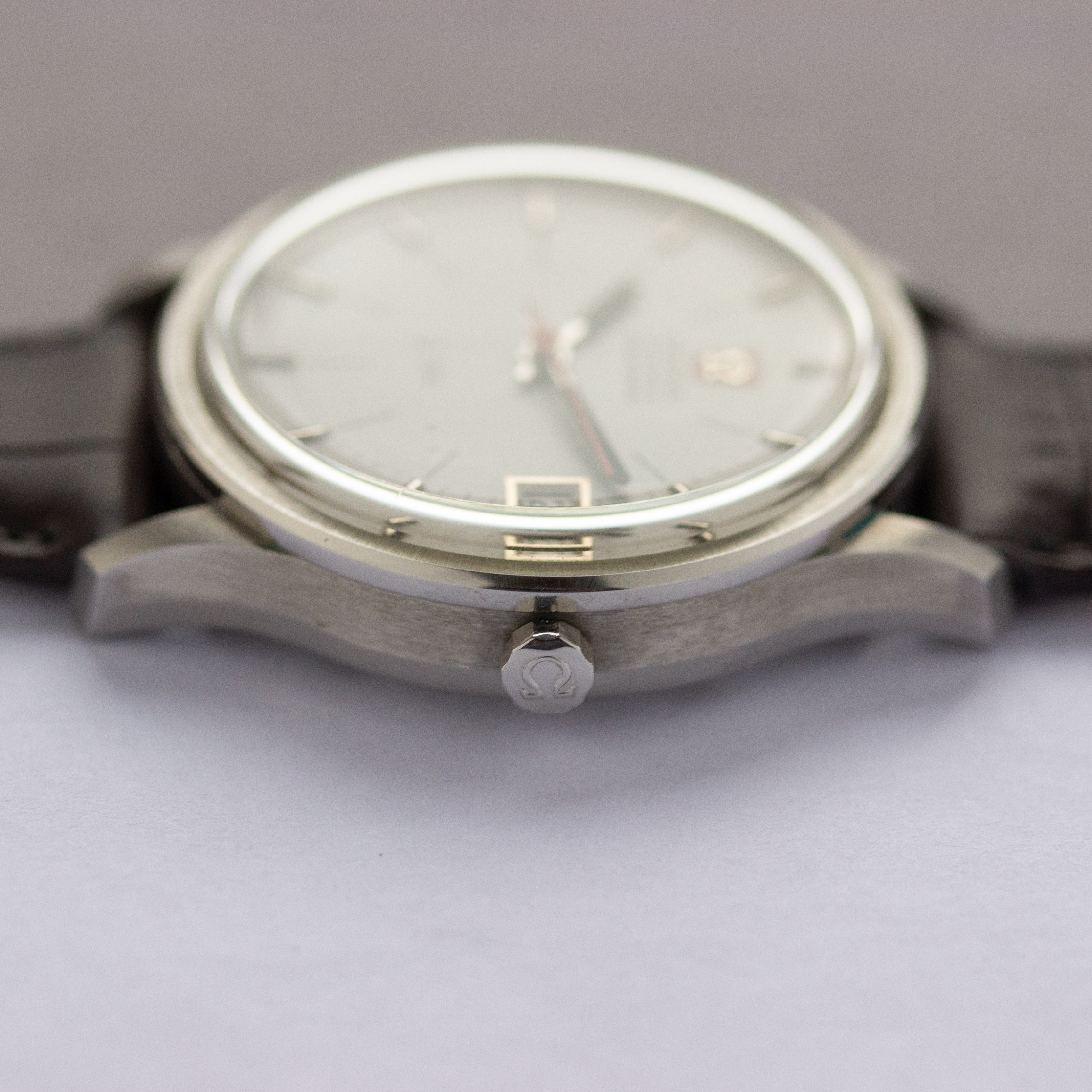 Zicht op Omega Constellation Electronic F300 NOS Ref 198.003 vanaf 1970