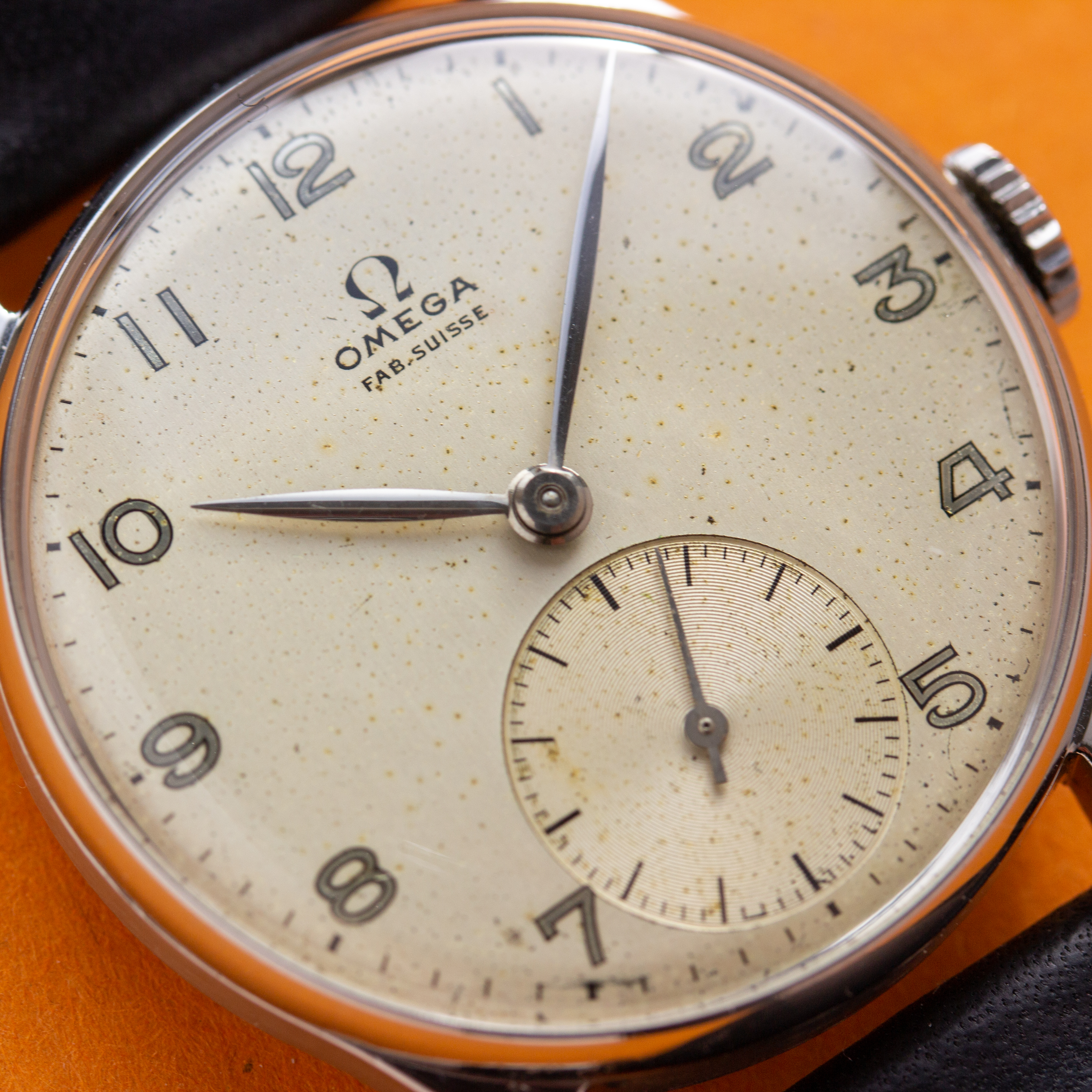 Vue de Omega Dress watch sub seconds ‘Fab Suisse’ réf 2390 Cal 30T2PC 1946