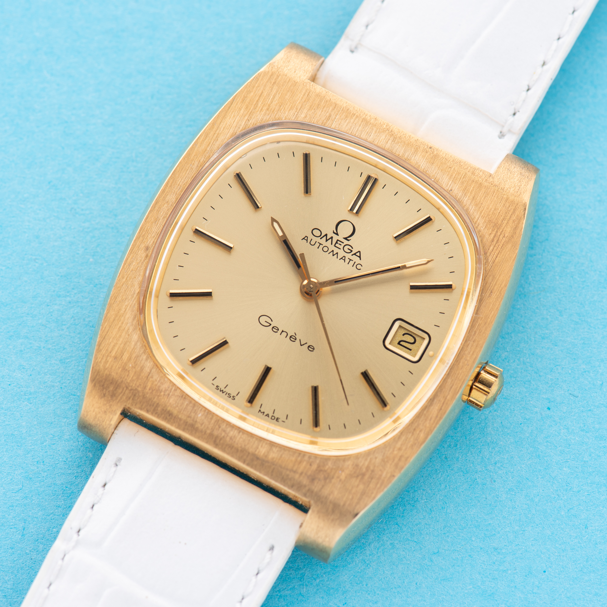 Vue de Omega Genève Automatic Date Champagne TV Case From 1973 Réf 166.0190