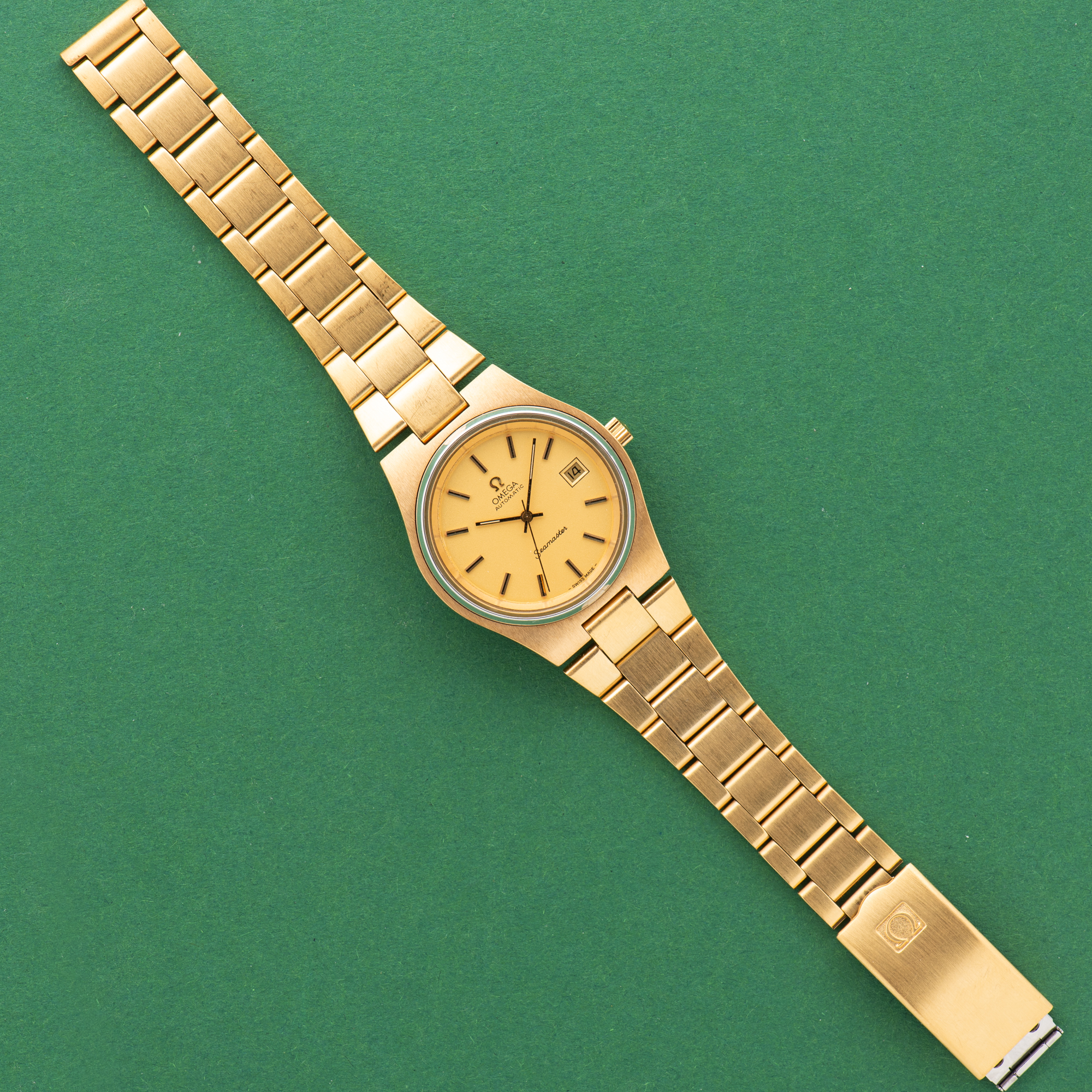 Zicht op Omega Seamaster Automatic 'Cosmic 2000' uit 1977 Ref 166.023