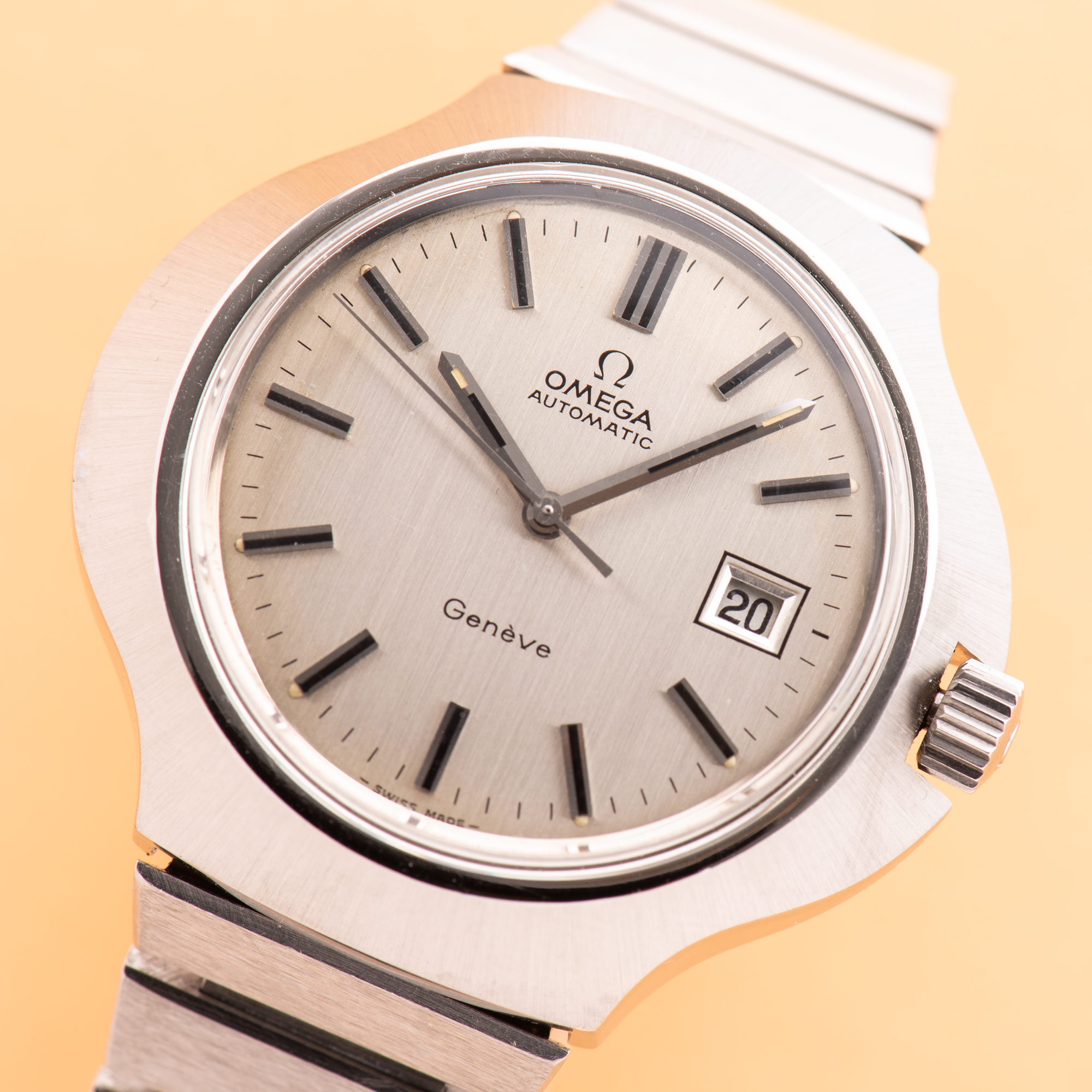 Vue de Omega Genève Stingray Cobra Automatic Date from 1972 Réf 166.121