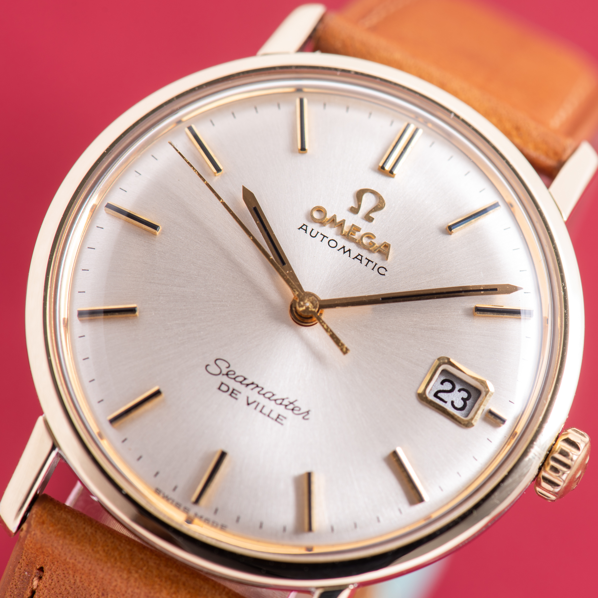 Vue de Omega Seamaster De Ville Date Automatic Gold/Steel Réf 166.020