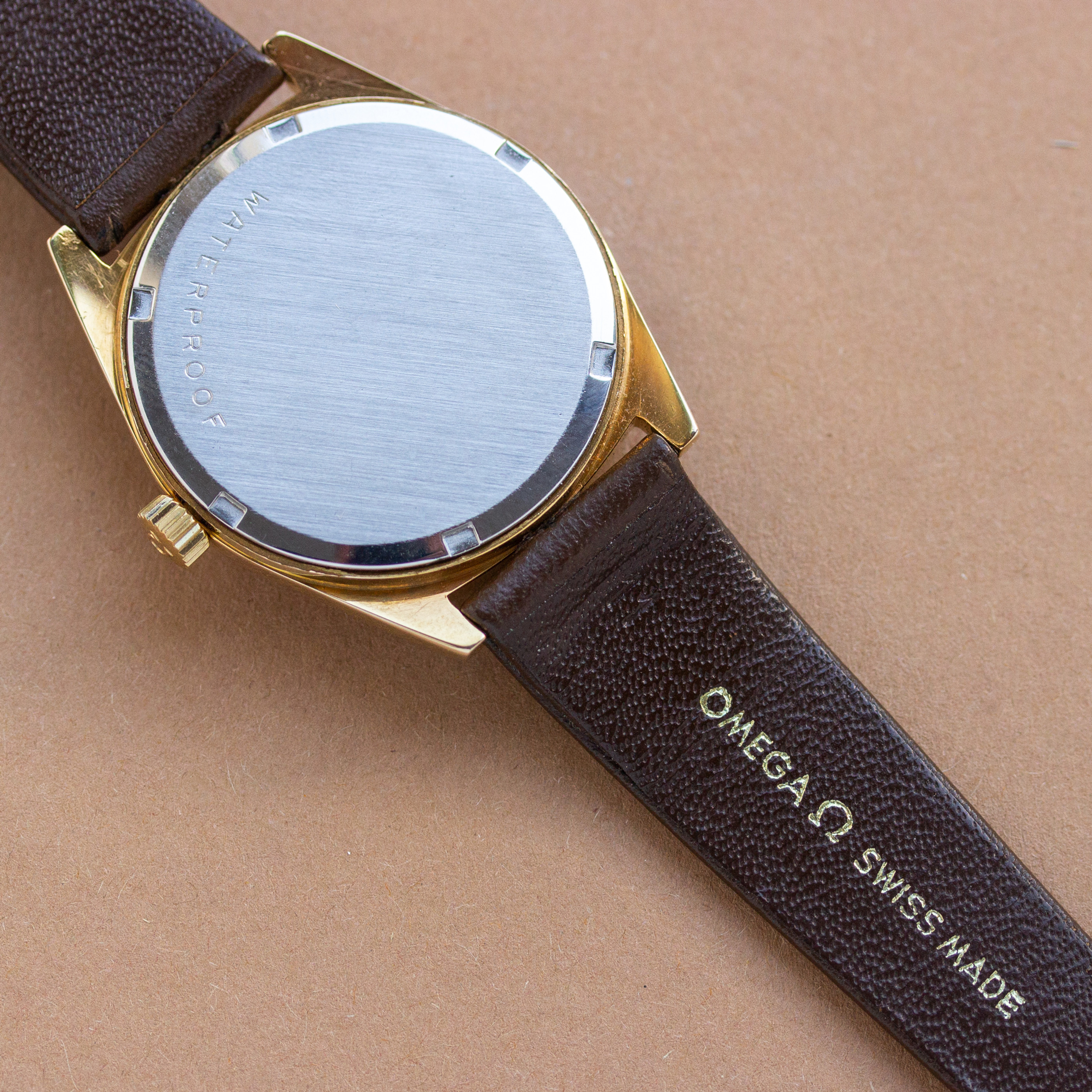 Vue de Omega Genève réf 136.041 cal 613