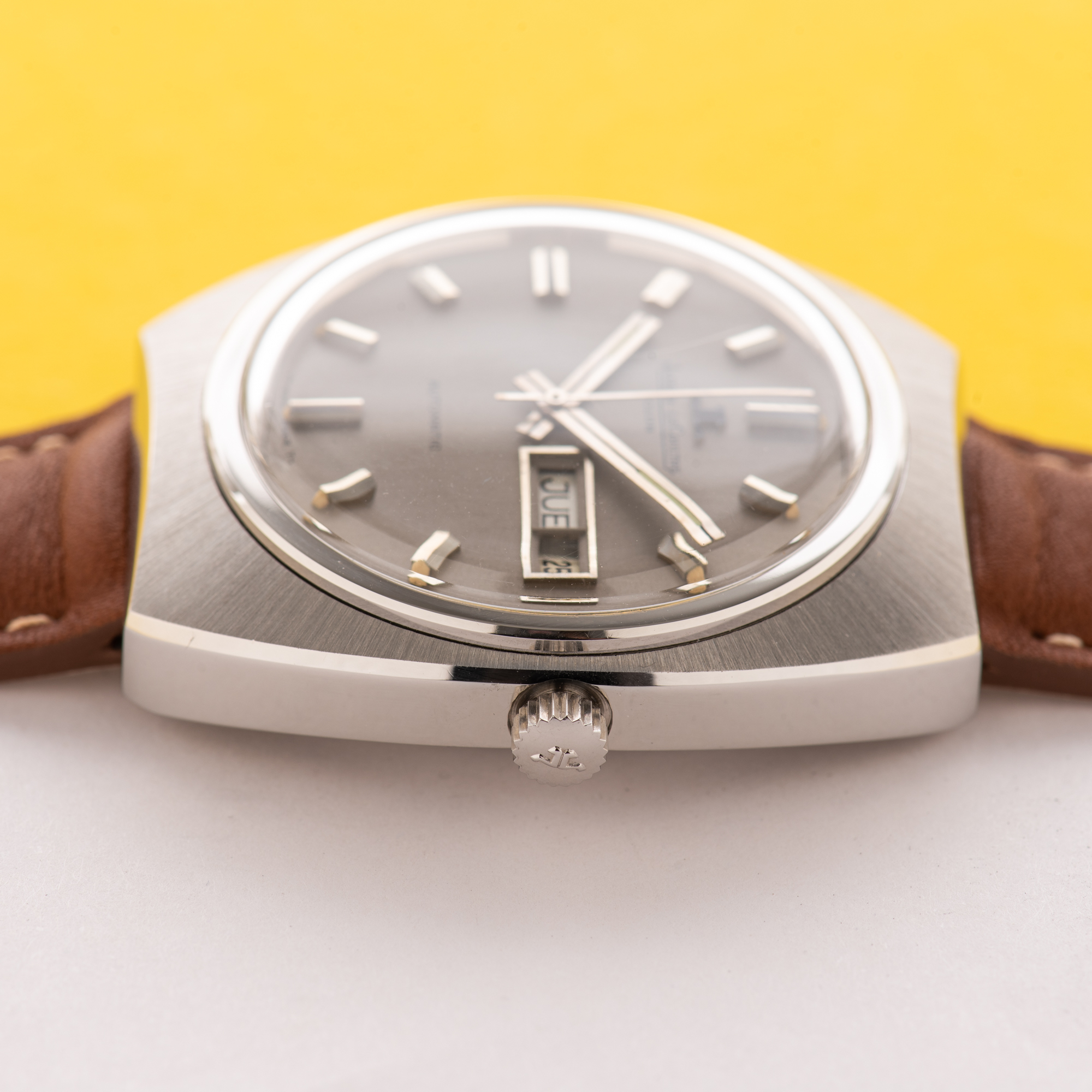 Vue de Jaeger LeCoultre Club Automatic Day Date Acier Réf E0300505