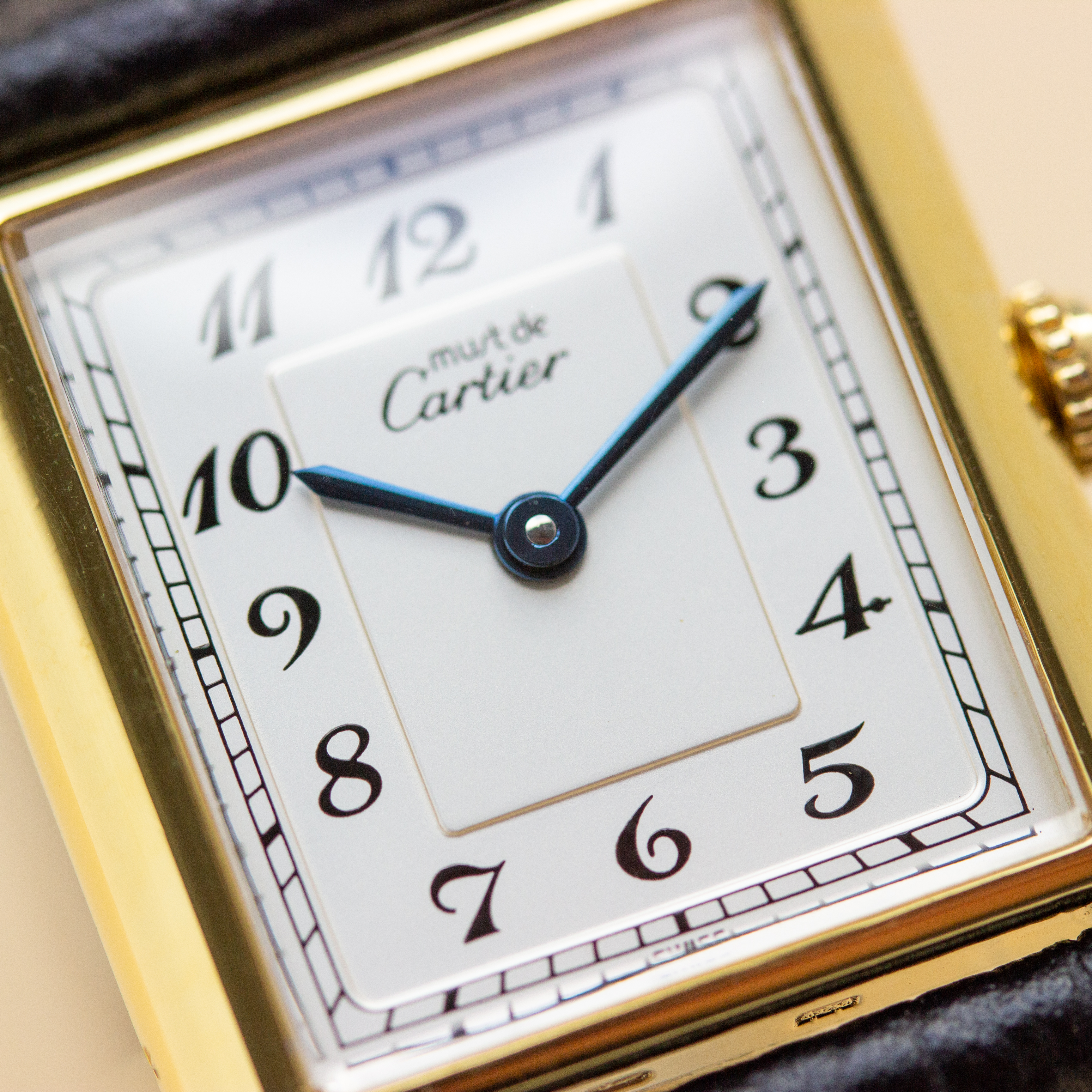 Vue de Cartier Must de Tank Vermeil Big Grand Size Breguet Dial Réf 590005